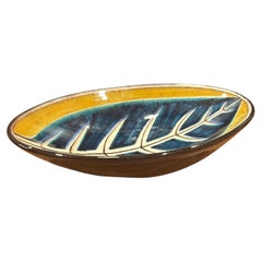 Mid-Century Swiss Luzern Handarbeit Art Pottery Bowl, circa 1950s