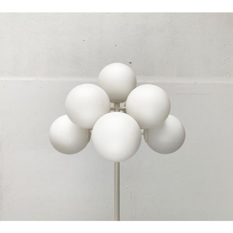 Mid-Century Swiss Minimalist Glass and Metal Floor Lamp, 1960s In Excellent Condition For Sale In Hamburg, DE