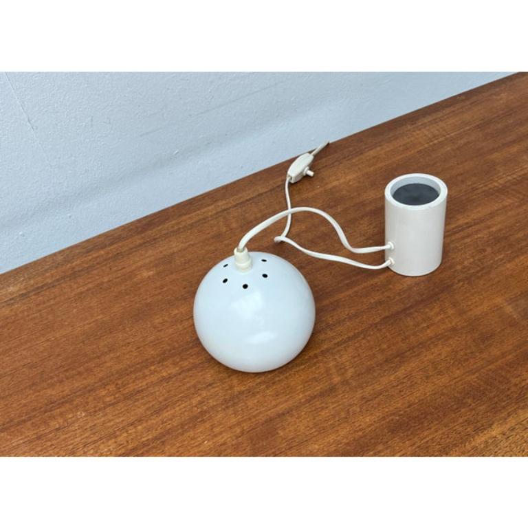 Lampe de table magnétique suisse minimaliste de l'ère spatiale, années 1960 en vente 3