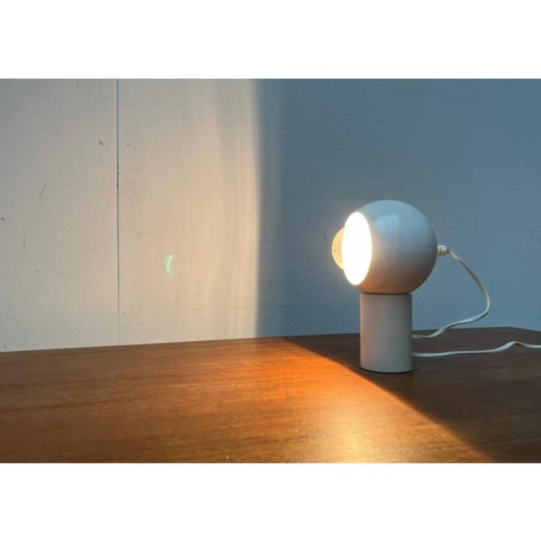 Lampe de table magnétique suisse minimaliste de l'ère spatiale, années 1960 en vente 4