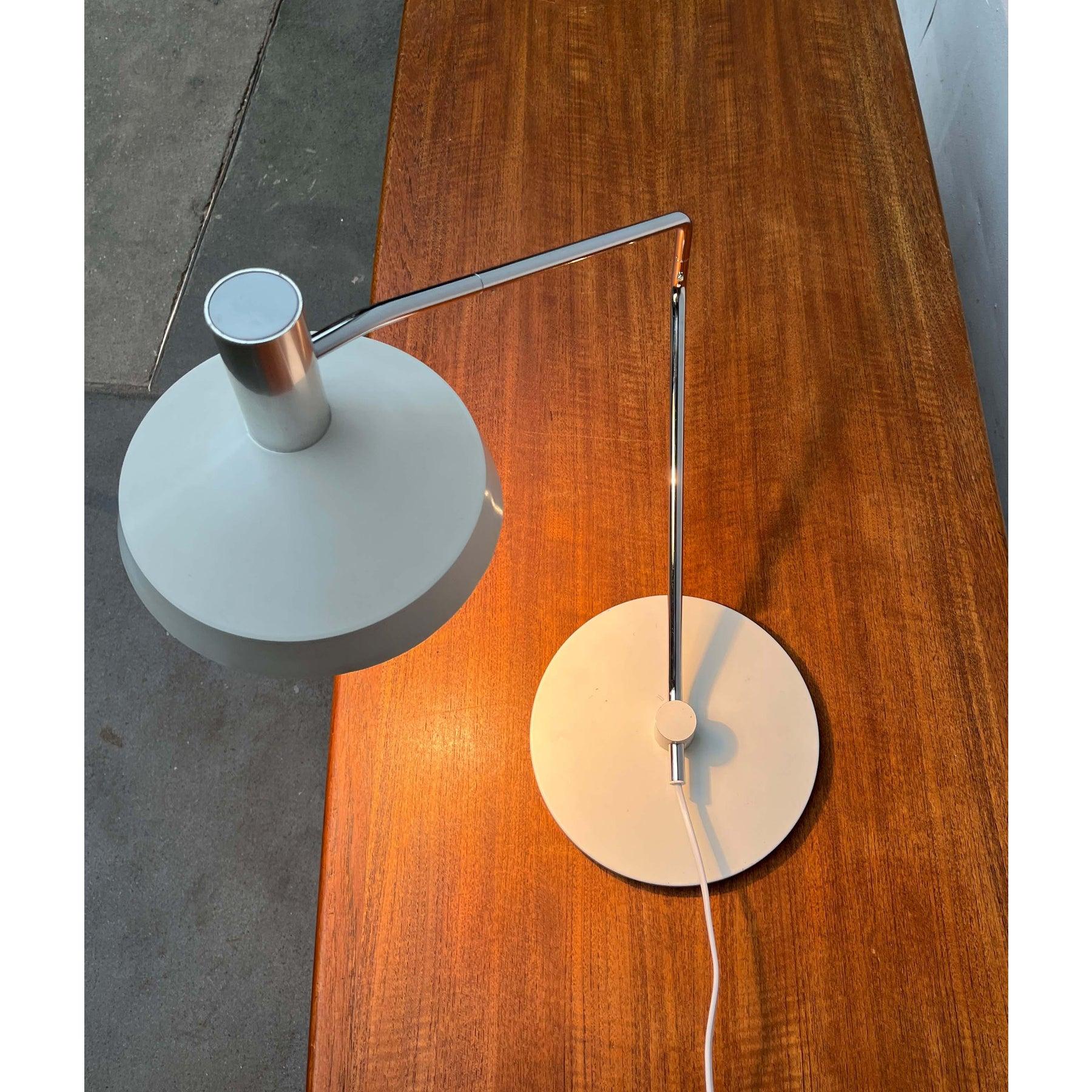 Schweizer Pentarkus-Tischlampe aus der Jahrhundertmitte von Rosemarie & Rico Baltensweiler 1950er Jahre im Angebot 10
