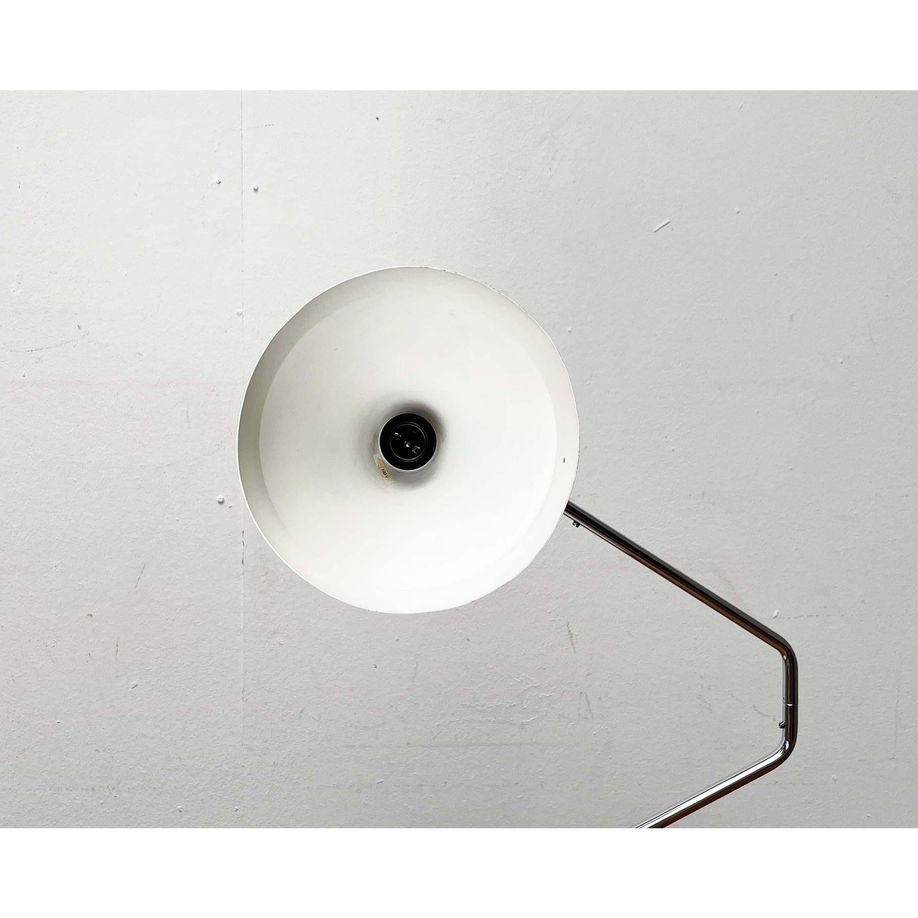 Schweizer Pentarkus-Tischlampe aus der Jahrhundertmitte von Rosemarie & Rico Baltensweiler 1950er Jahre (Metall) im Angebot