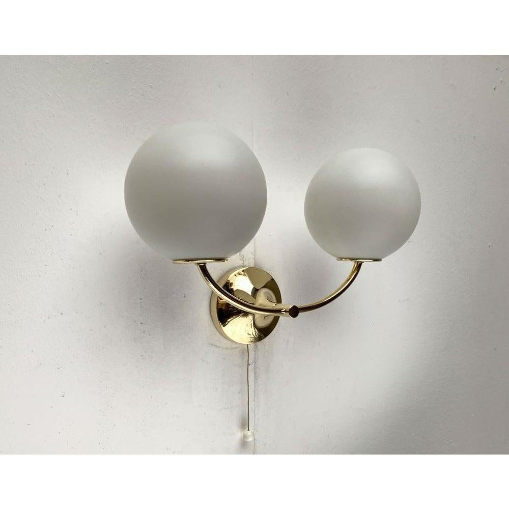 Mid-Century moderno Applique in ottone dell'era spaziale svizzera di metà secolo di E.R. Nele per Temde, anni '60 in vendita
