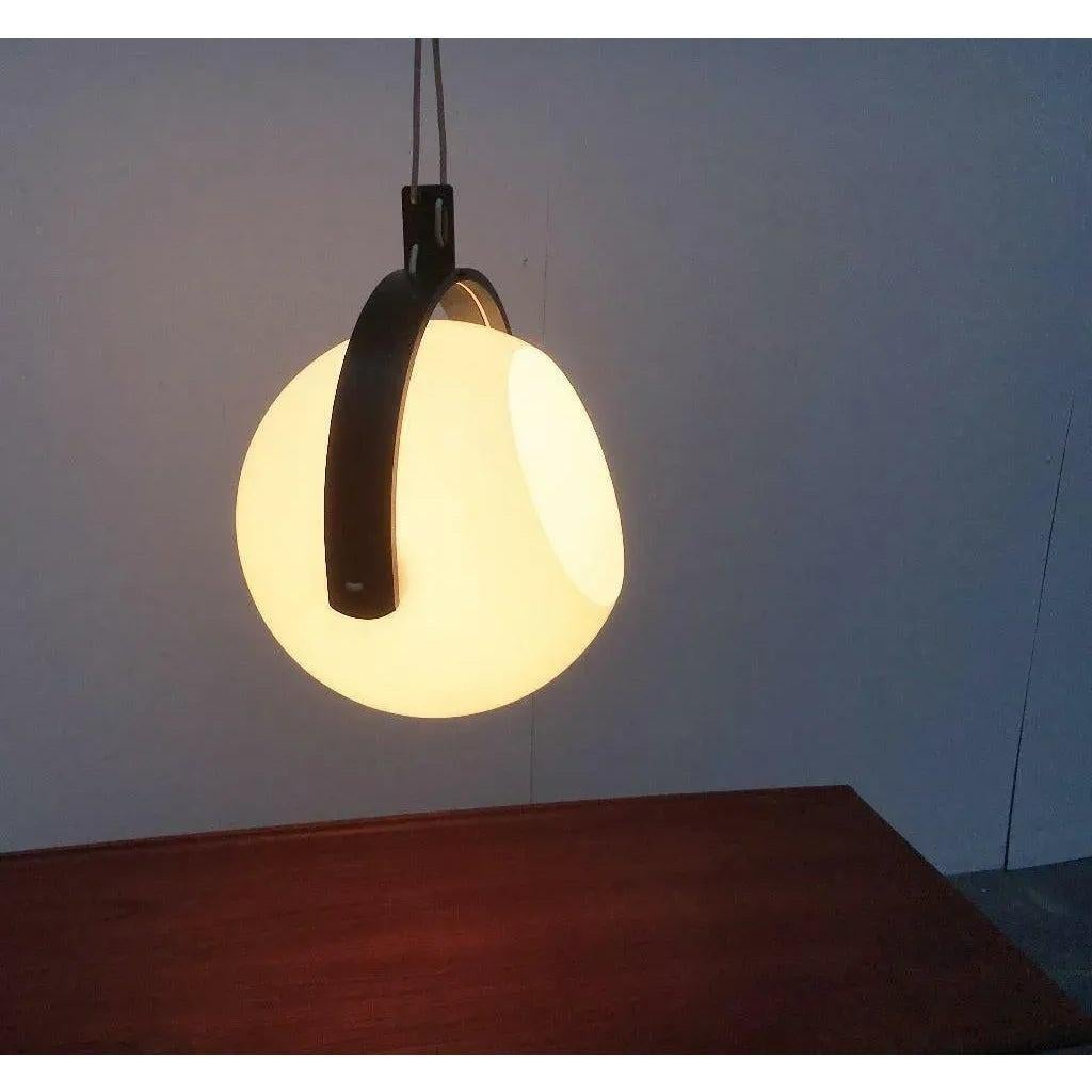 Svizzero Lampada a sospensione in plastica e compensato di Temde, anni '60, Svizzera, metà secolo. in vendita