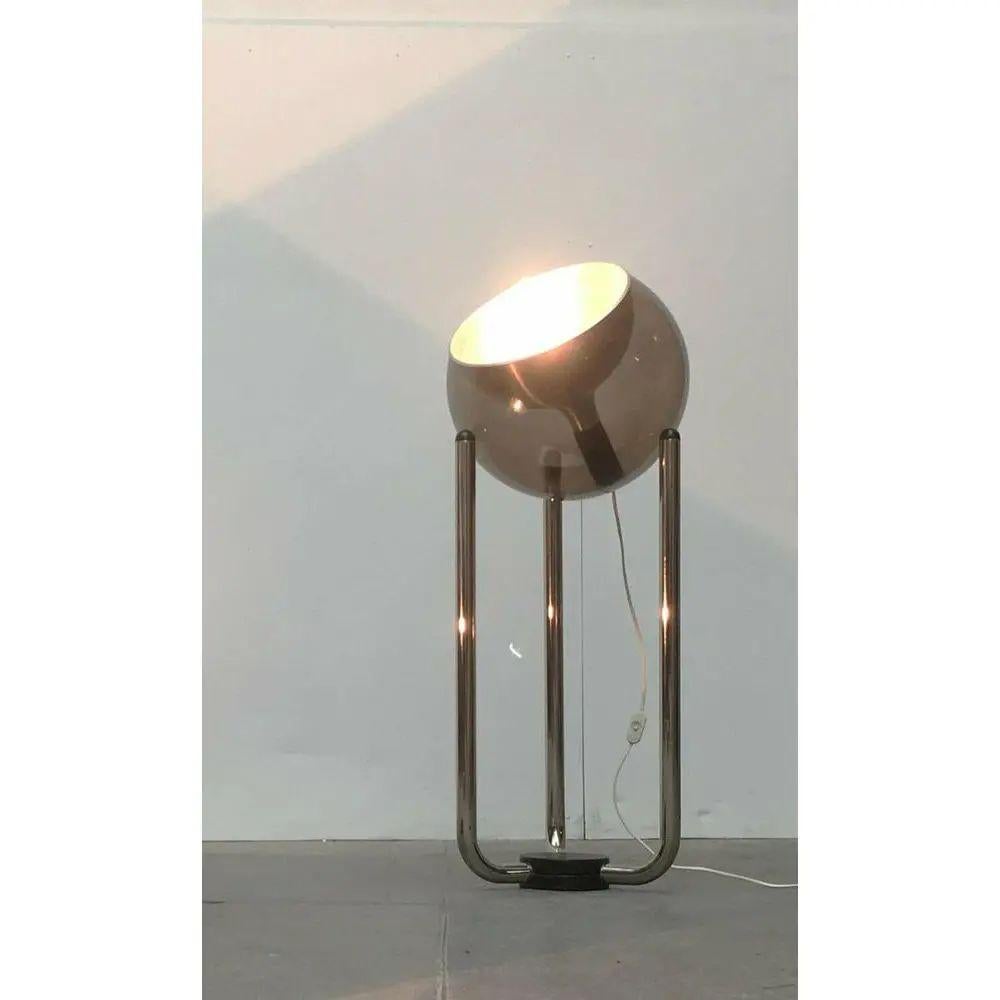 Très rare lampe à piquer Space Age Globe de Temde.

Imposant design fait d'acrylique et de métal selon un système très simple. Le corps de la lampe est similaire à la lampe suspendue 756 de Temde. La tête lumineuse sphérique repose sur le pied à