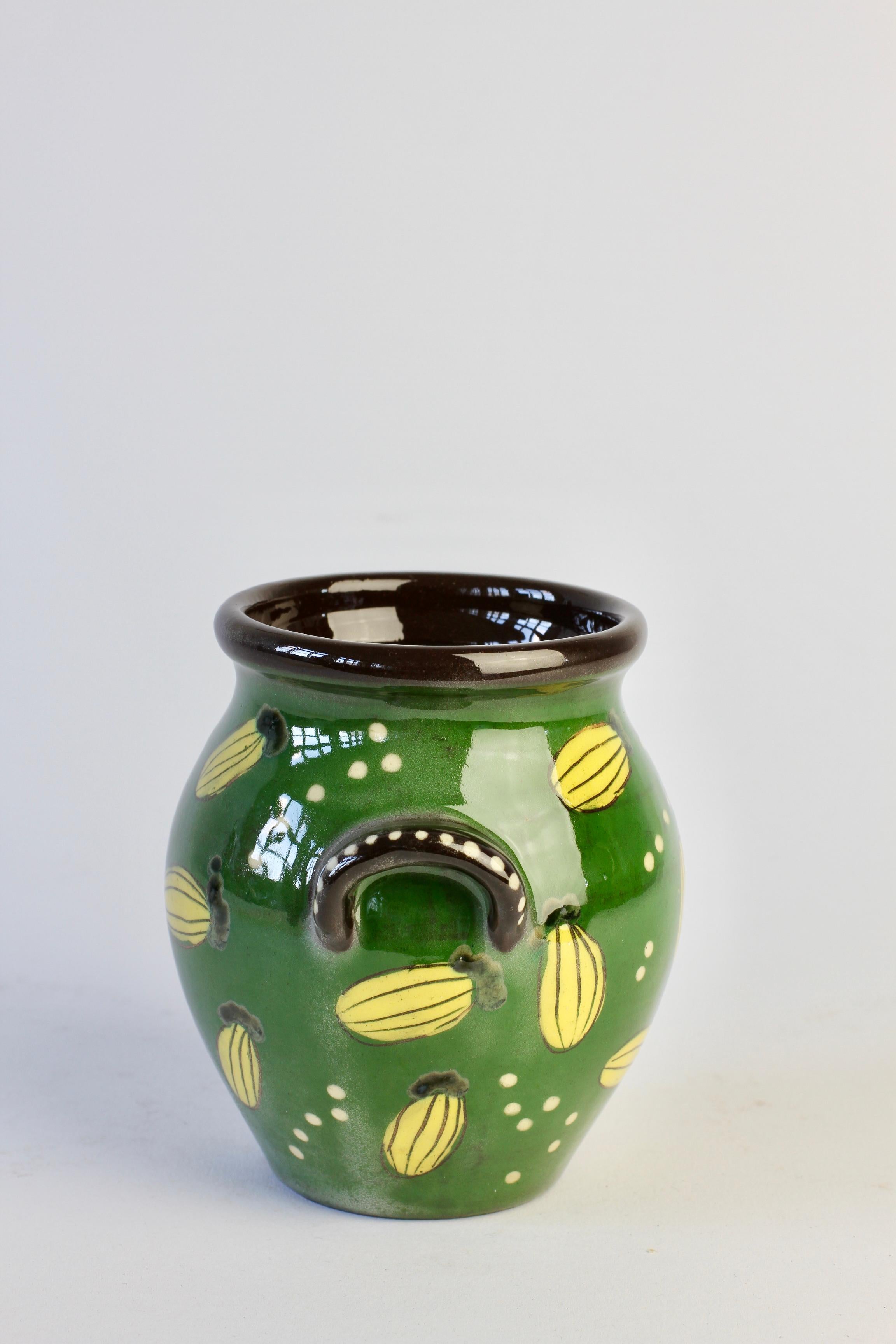 Mid-Century Swiss Studio Pottery Grün & Gelb Vase Topf Schweiz circa 1950s im Angebot 4