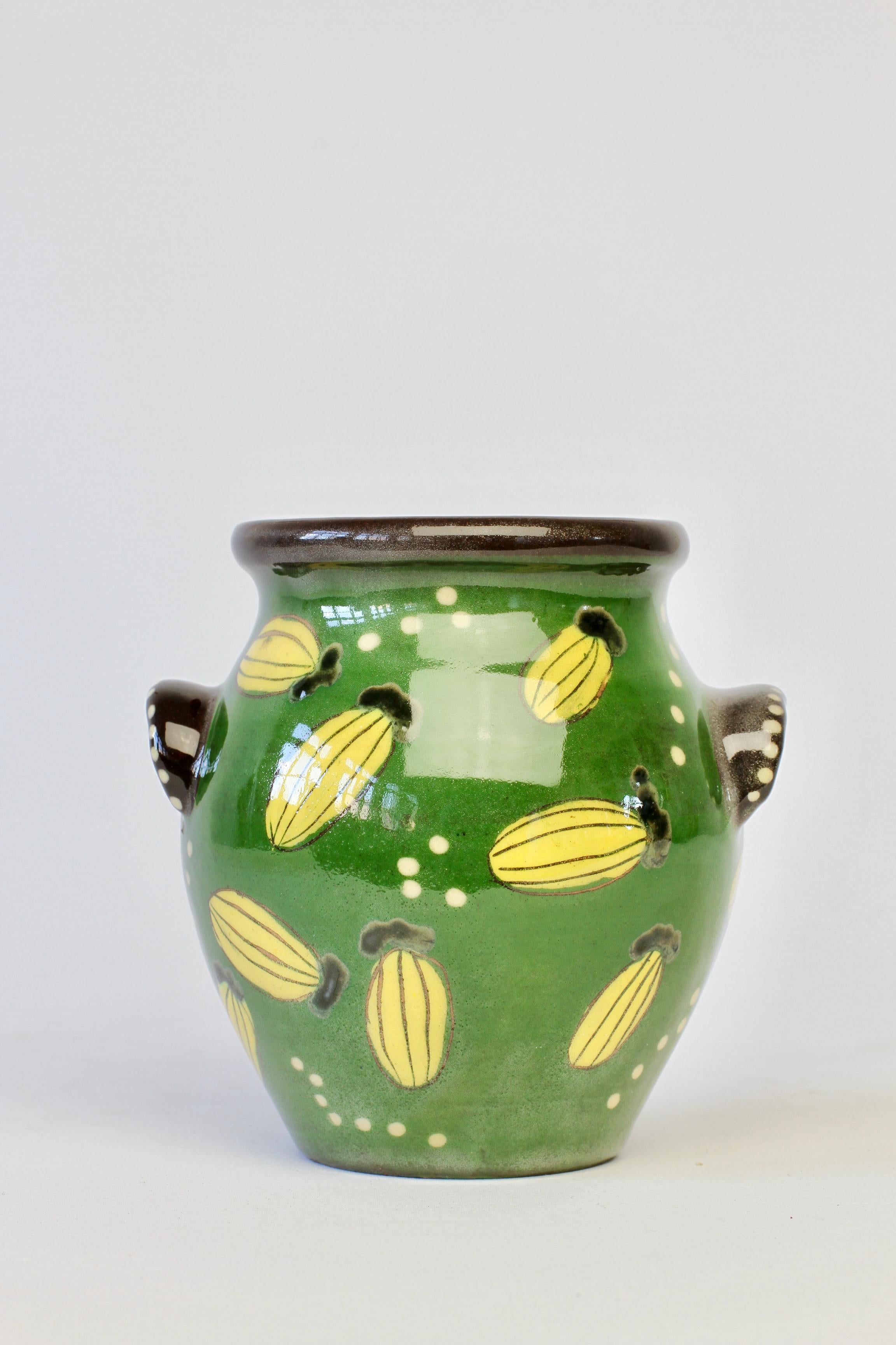 Mid-Century Swiss Studio Pottery Grün & Gelb Vase Topf Schweiz circa 1950s im Zustand „Gut“ im Angebot in Landau an der Isar, Bayern