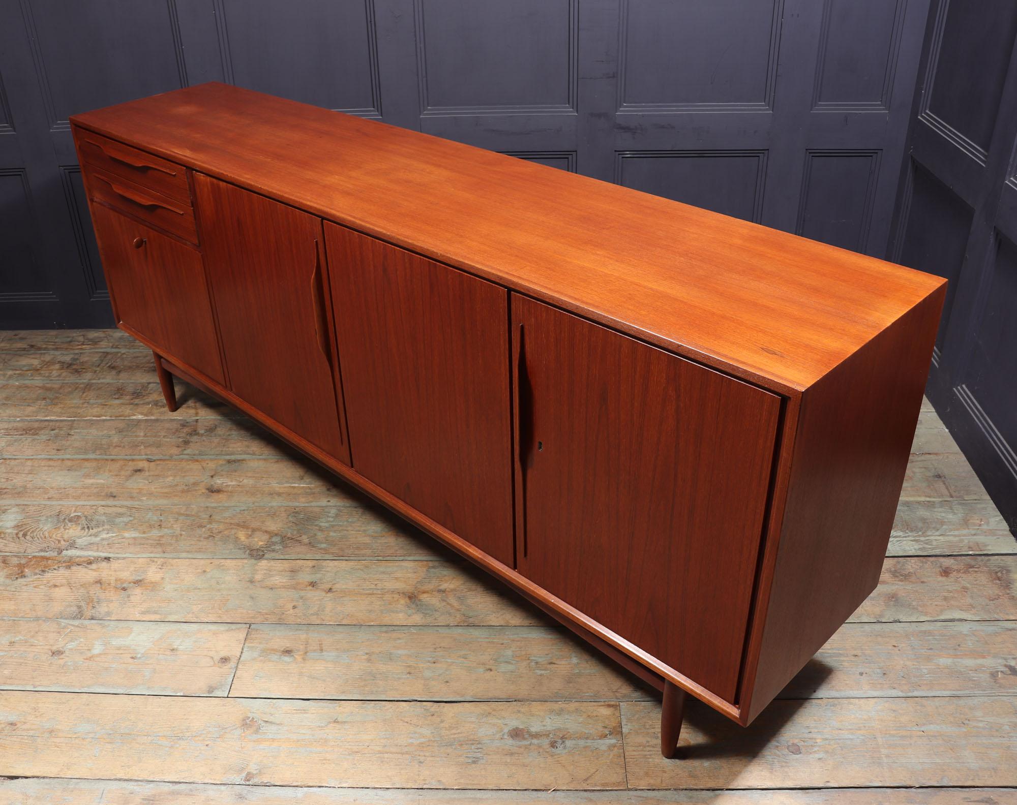 Schweizer Sideboard aus Teakholz aus der Jahrhundertmitte im Angebot 9