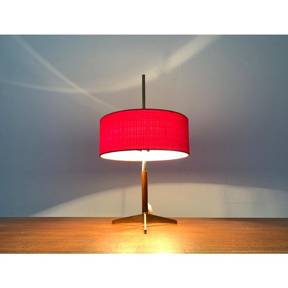 Mid-Century moderno Lampada da tavolo a treppiede svizzera di metà secolo di SUB, anni '60 in vendita
