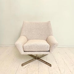 Drehsessel aus der Mitte des Jahrhunderts von Walter Knoll:: mit weißem Boucle bezogen:: 1965