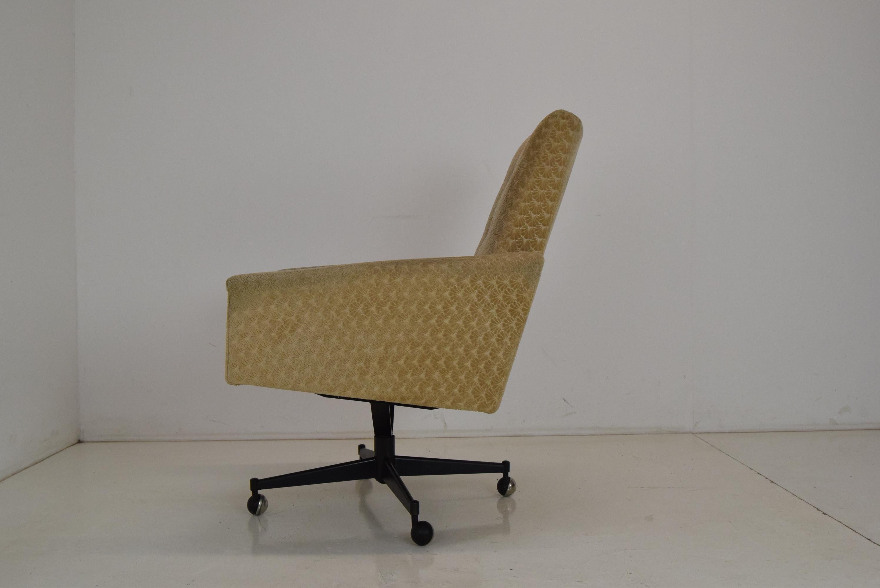Czech Midcentury Swivel Armchair with Wheels, 1970s For Sale