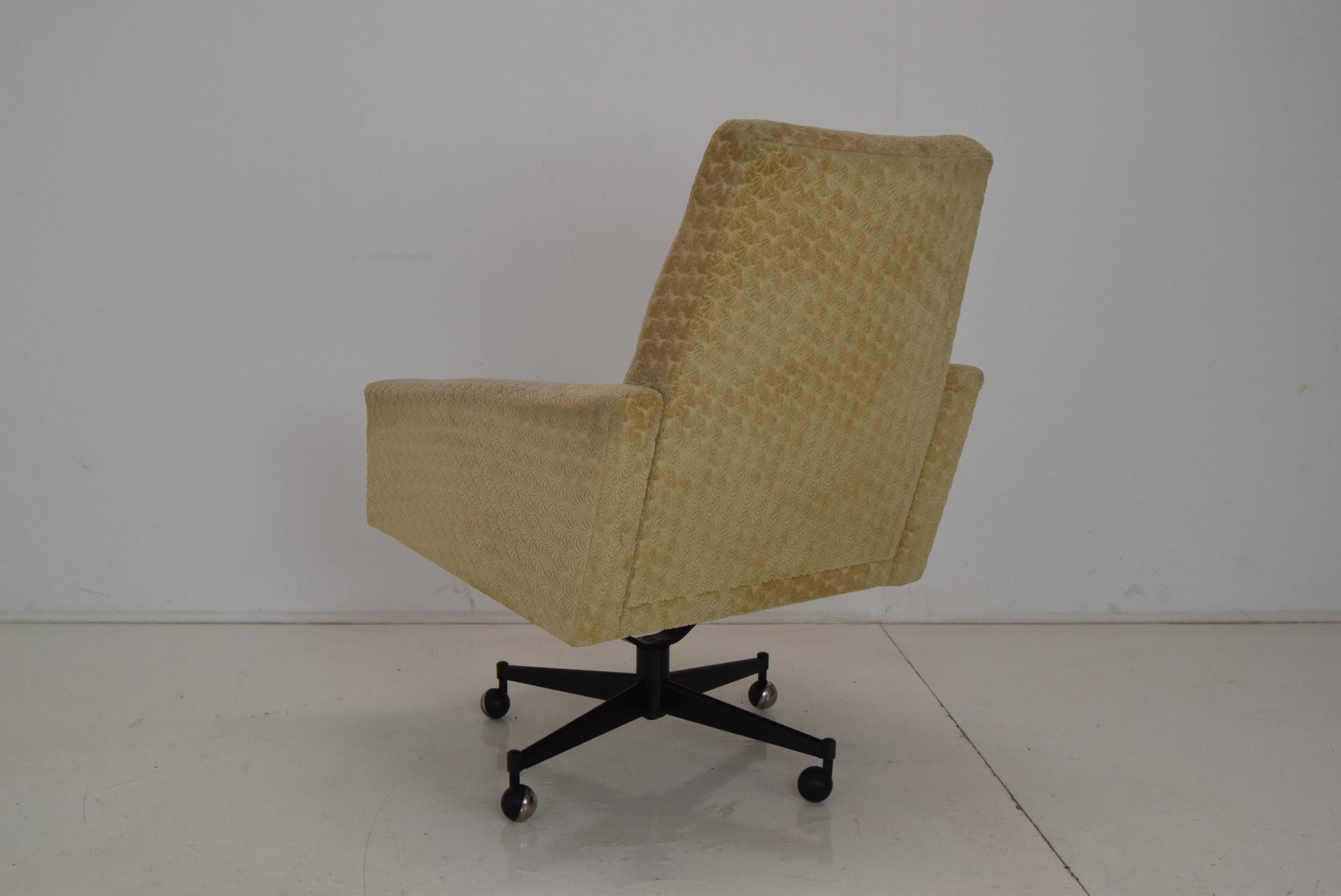 Late 20th Century Midcentury Swivel Armchair with Wheels, 1970s For Sale