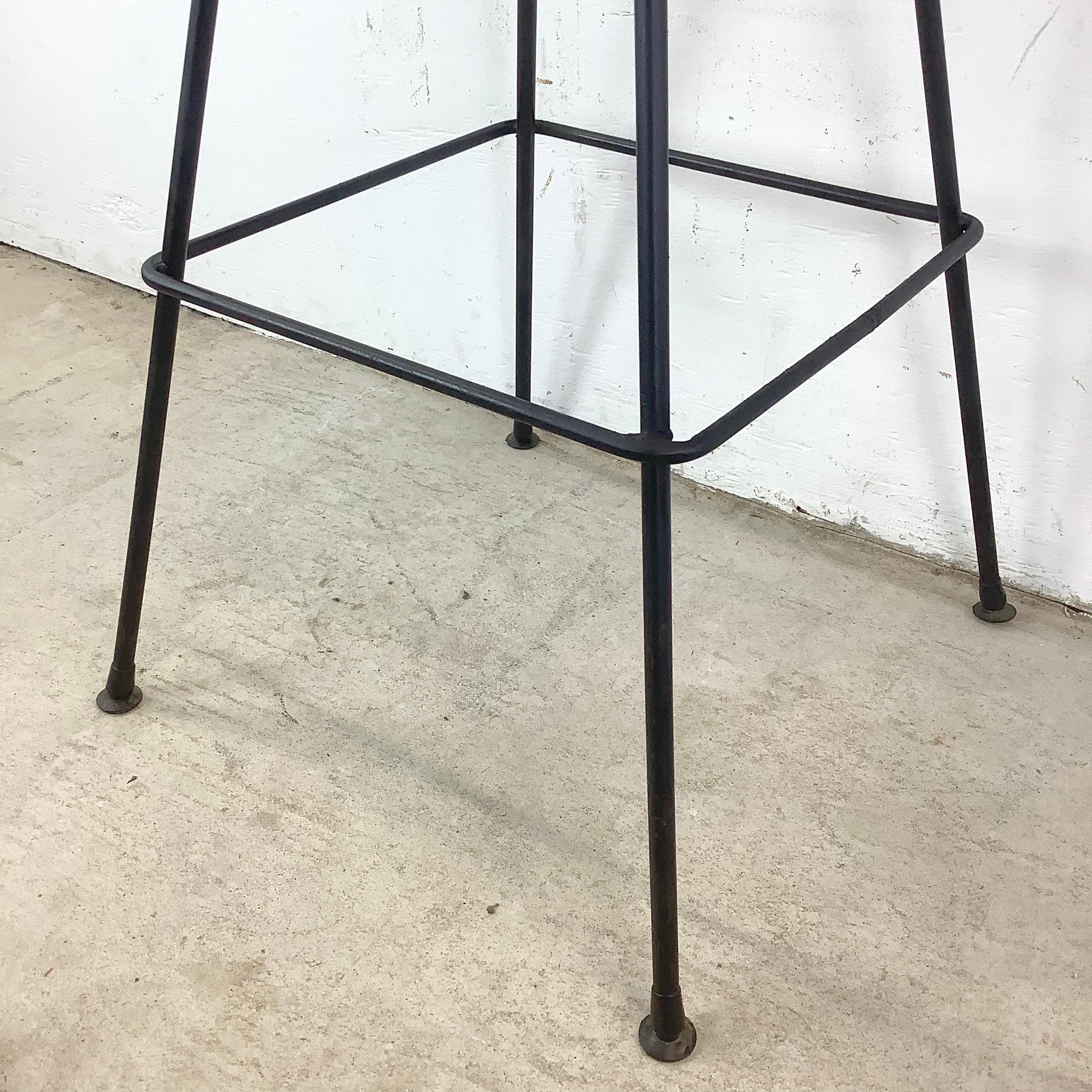 Taburetes de bar giratorios de mediados de siglo Attr. Arthur Umanoff- Conjunto de 4 en venta 9