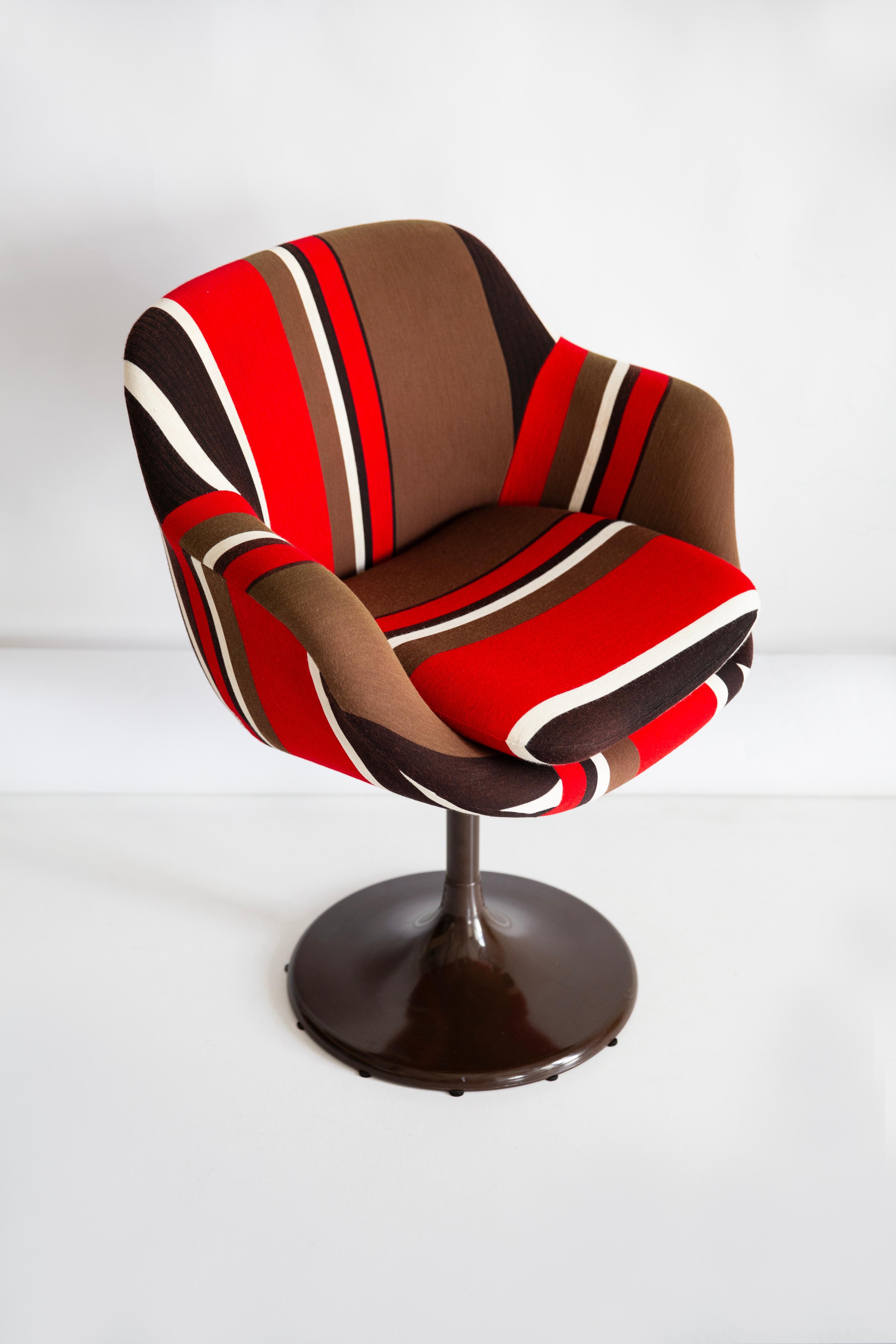 Mid-Century Modern Mid Century Swivel Brown and Red Tulip Armchair, Germany, 1970s. For Sale