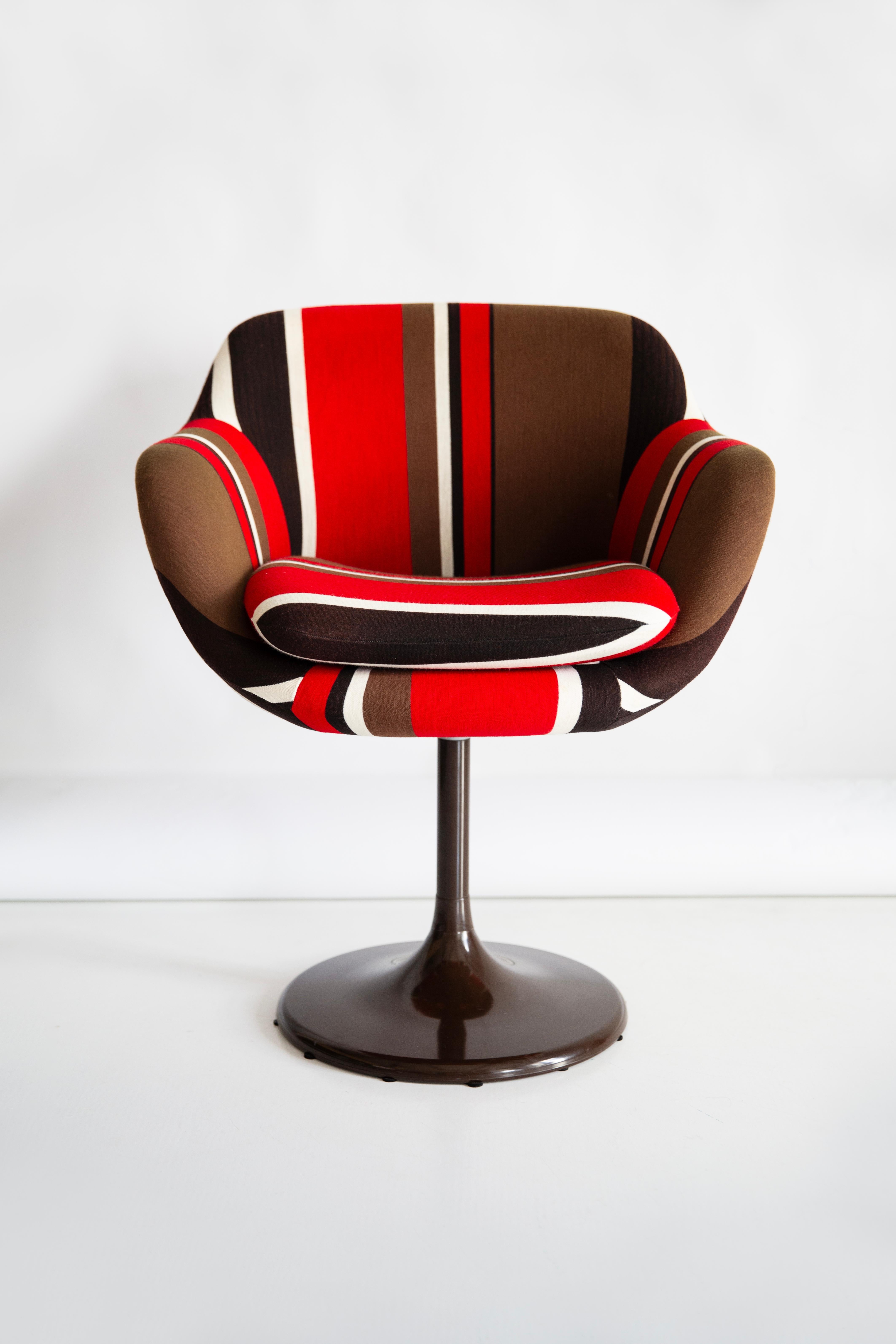 Mid Century Swivel Brown and Red Tulip Armchair, Germany, 1970s. In Good Condition For Sale In 05-080 Hornowek, PL
