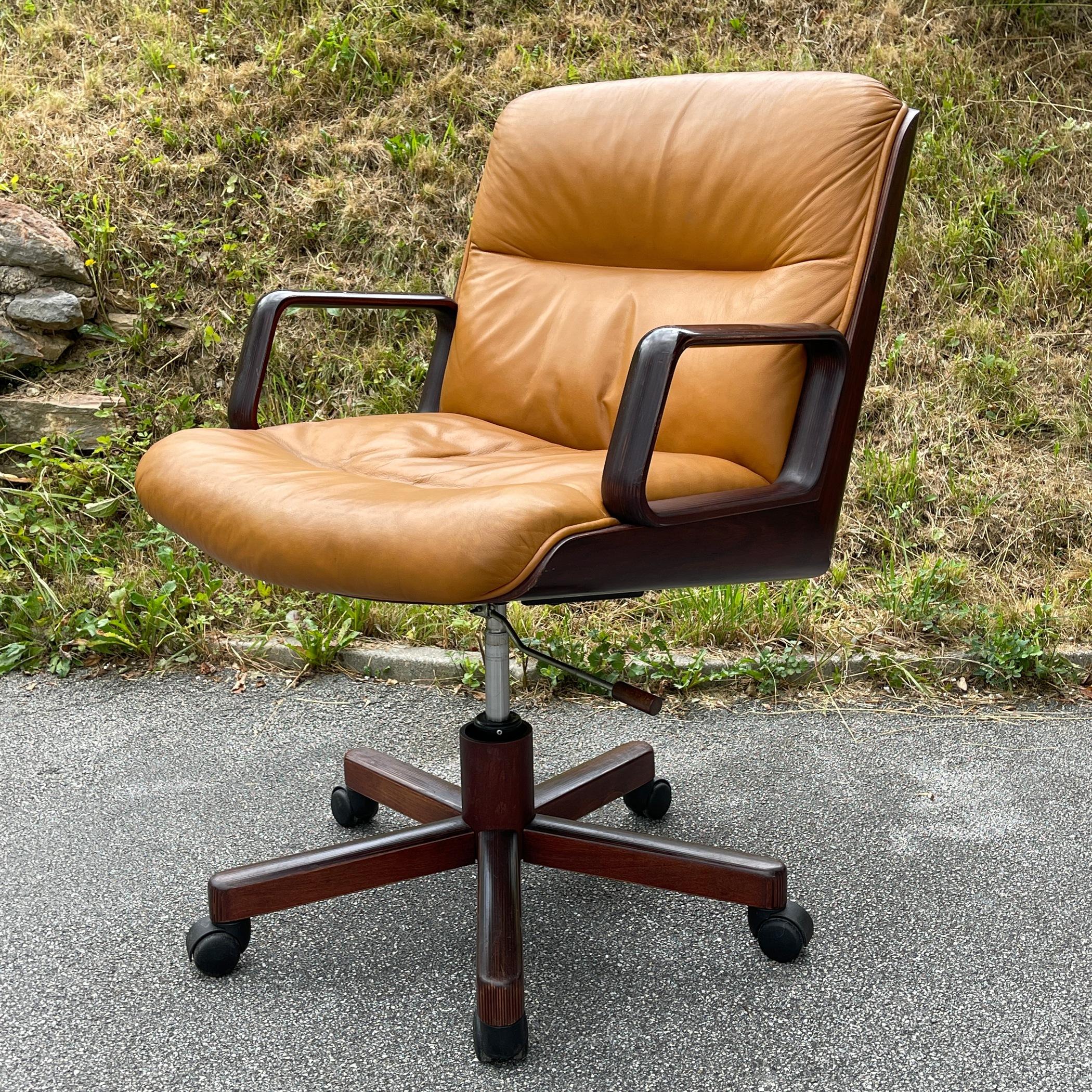 Mid-Century Swivel Brown Desk Office Chair by Vaghi, Italy, 1970s In Good Condition In Miklavž Pri Taboru, SI