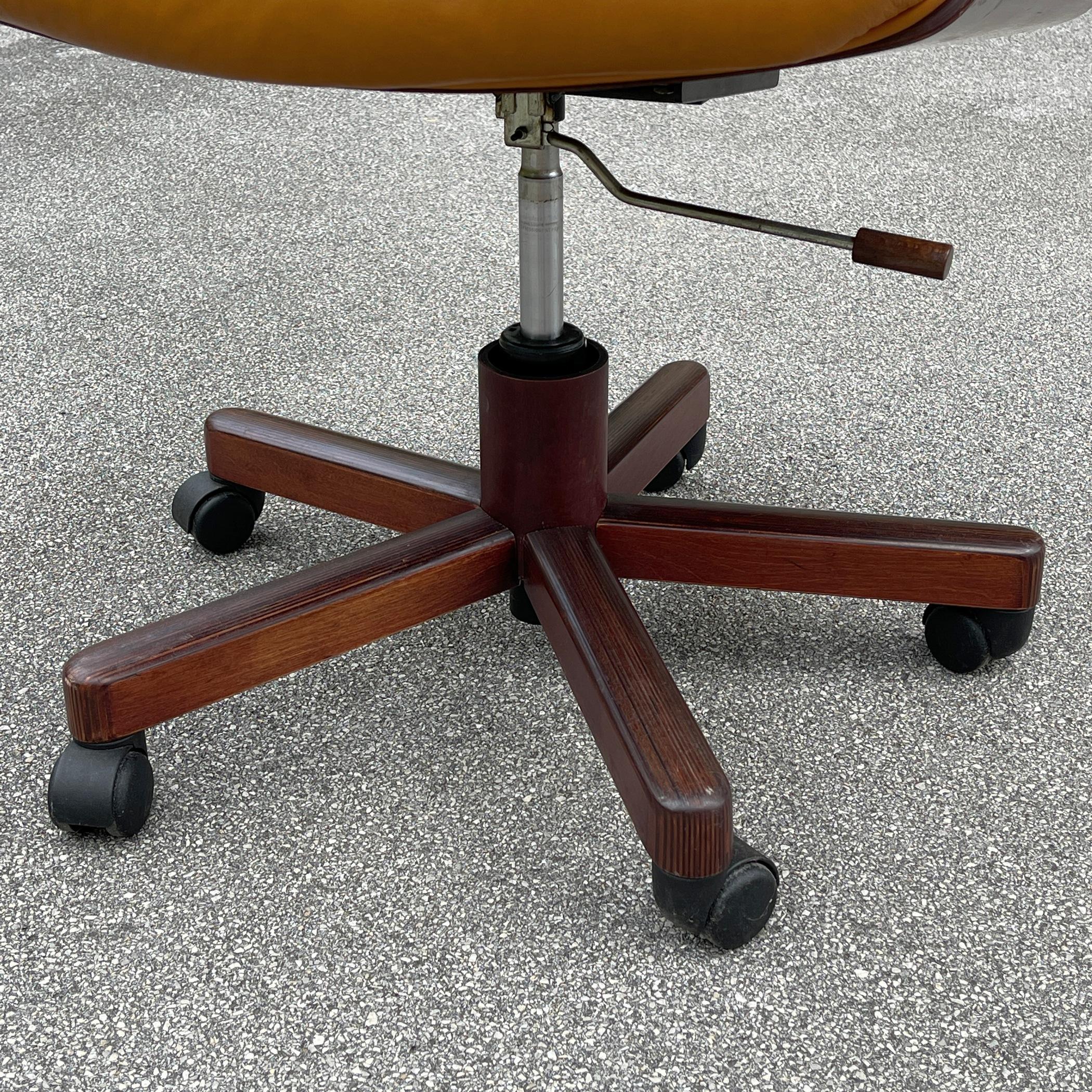 20th Century Mid-Century Swivel Brown Desk Office Chair by Vaghi, Italy, 1970s