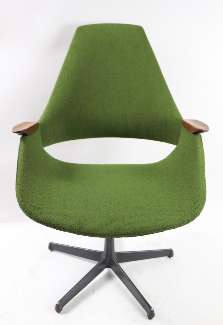Mid Century Swivel Chair by Arthur Umanoff 11