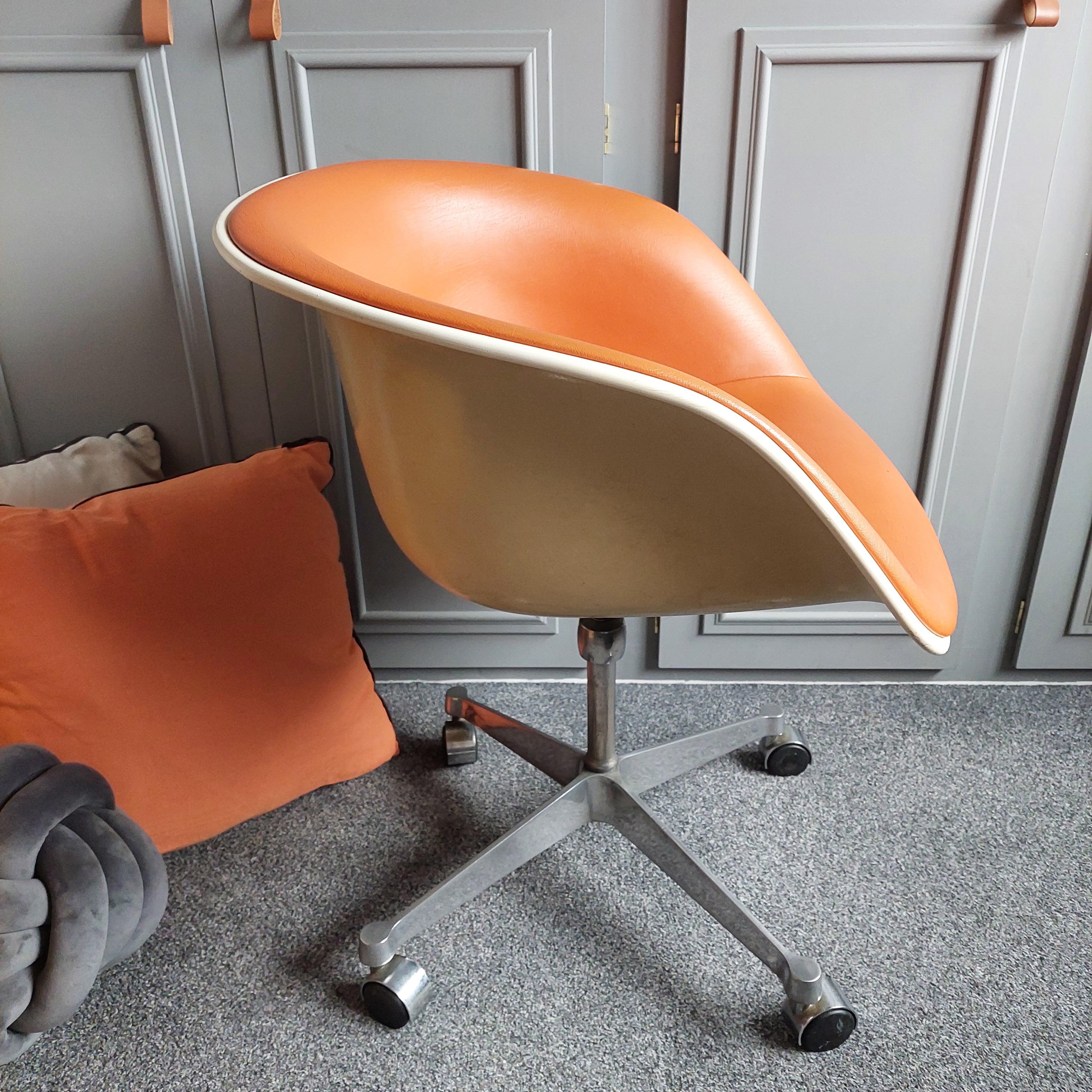 Faux Leather Mid Century Swivel Chair by Charles & Ray Eames Herman Miller, Fiberglass 1960s