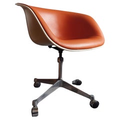 Mid Century Swivel Chair by Charles & Ray Eames Herman Miller, Fiberglass 1960s