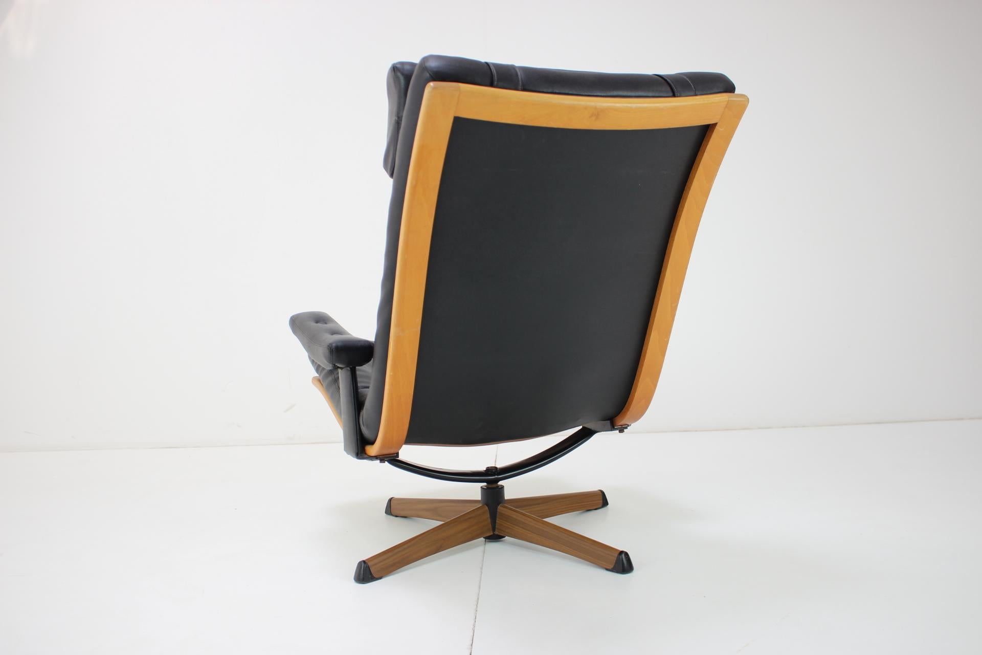 1960 swivel chair