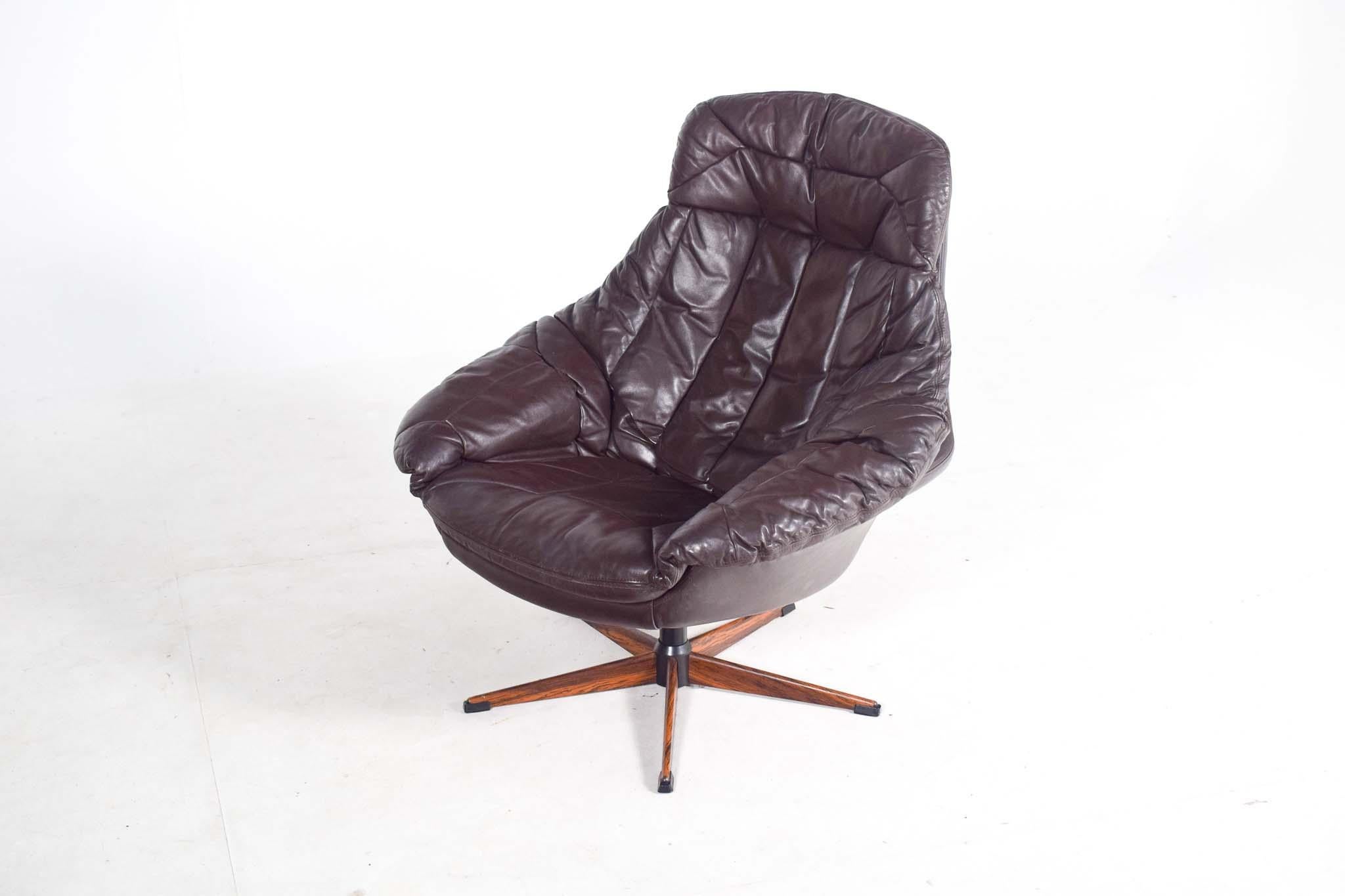 Mid-Century Modern Mid Century Swivel Chair by H. W. Klein for Bramin
