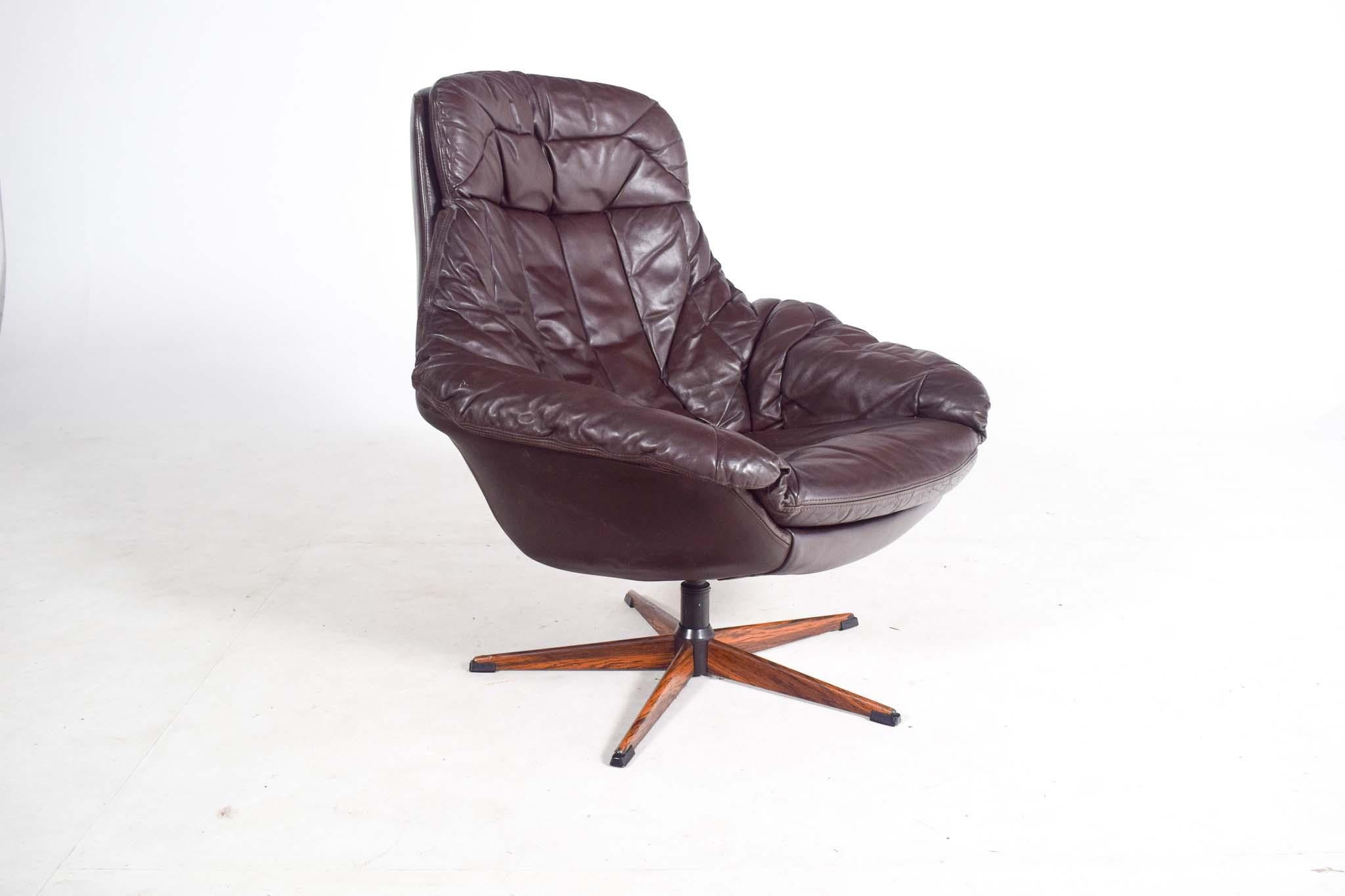 Mid-20th Century Mid Century Swivel Chair by H. W. Klein for Bramin