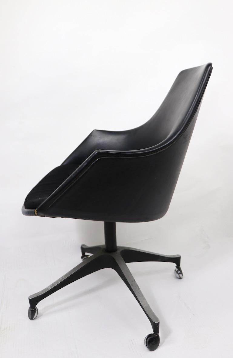 Mitte des Jahrhunderts  Drehstuhl Swivel Chair von I. V. Chair Company Brooklyn NY im Angebot 2