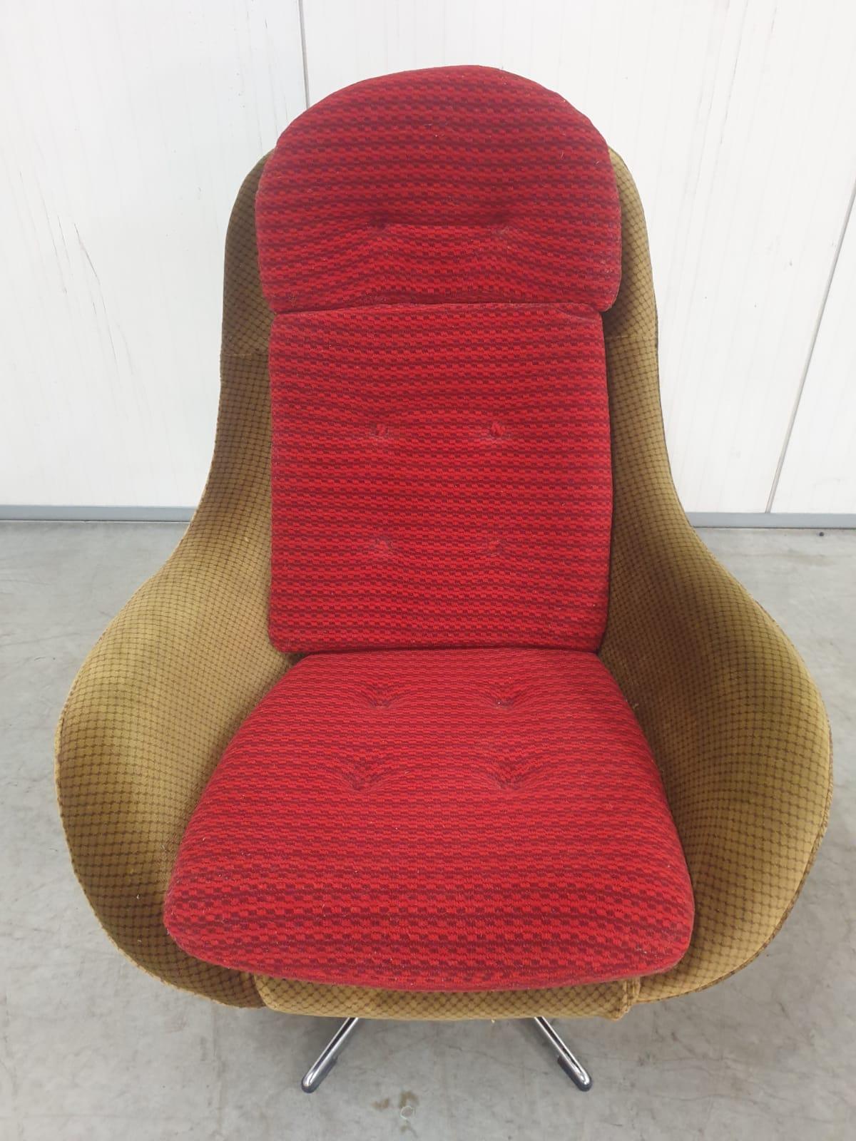 Mid Century swivel chair by UP Zavody, 1970´s In Good Condition For Sale In Prague 8, CZ