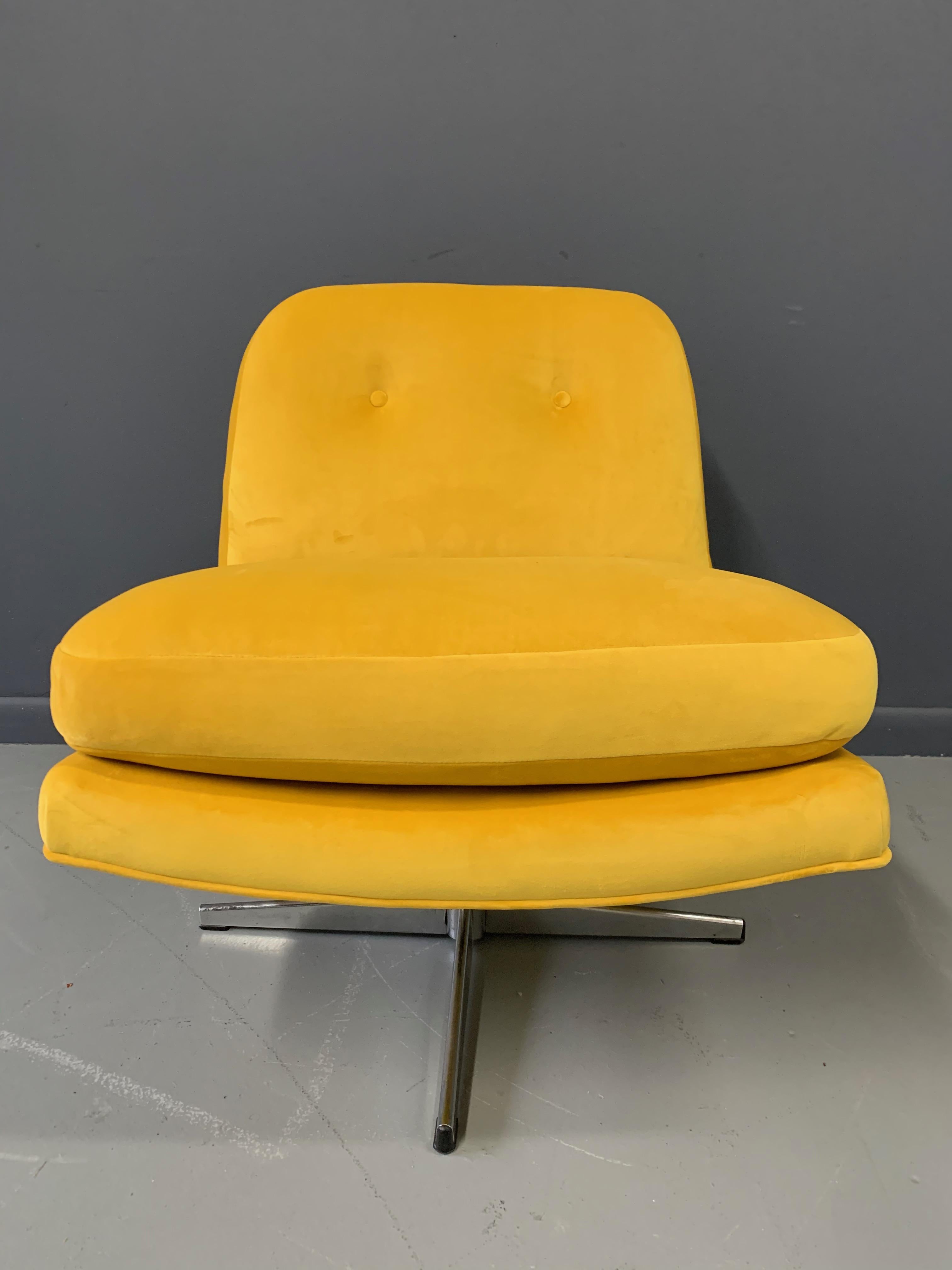 North American Midcentury Swivel Chair in Marigold Velvet For Sale