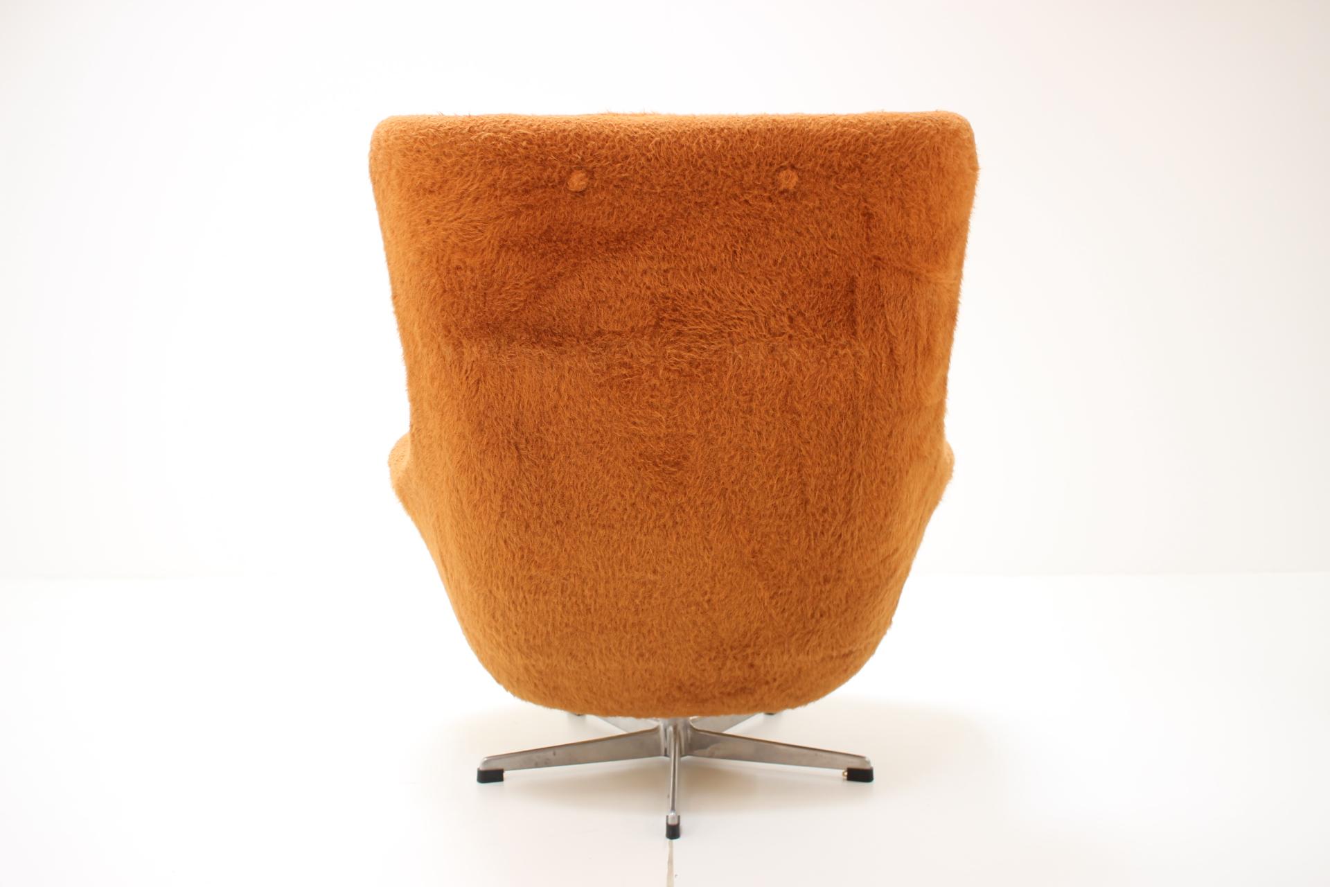 Mid-Century Modern Midcentury Swivel Chair/ UP Závody Rousinov, 1974