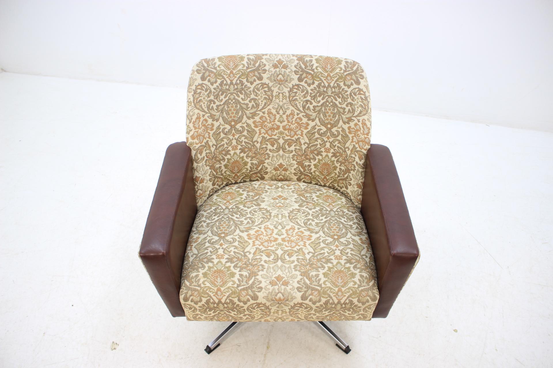 Metal Midcentury Swivel Chairs, 1970s For Sale