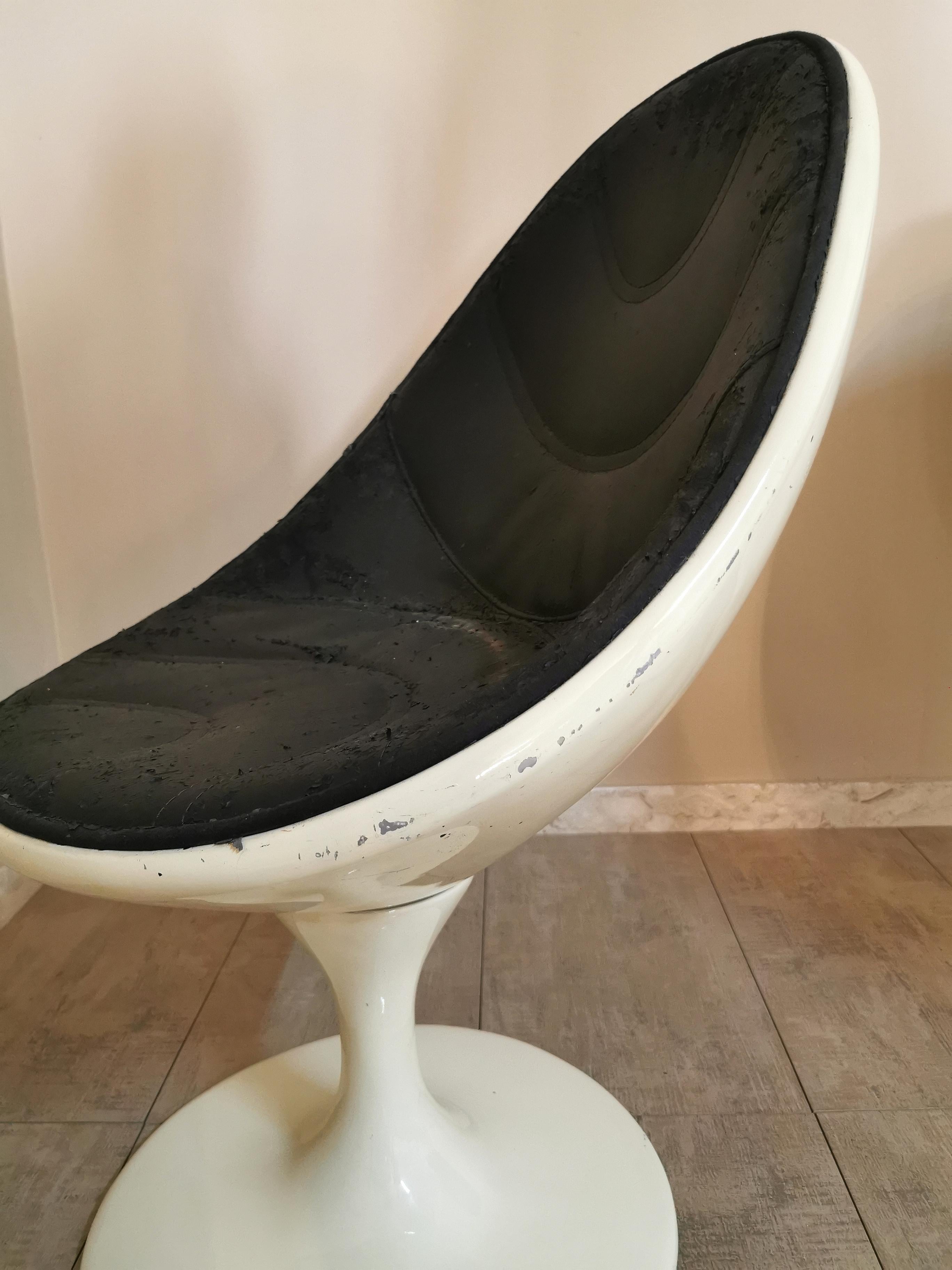 Midcentury Swivel Chairs Curved Resin Black White Leather Italy 1970s Set of 2 2