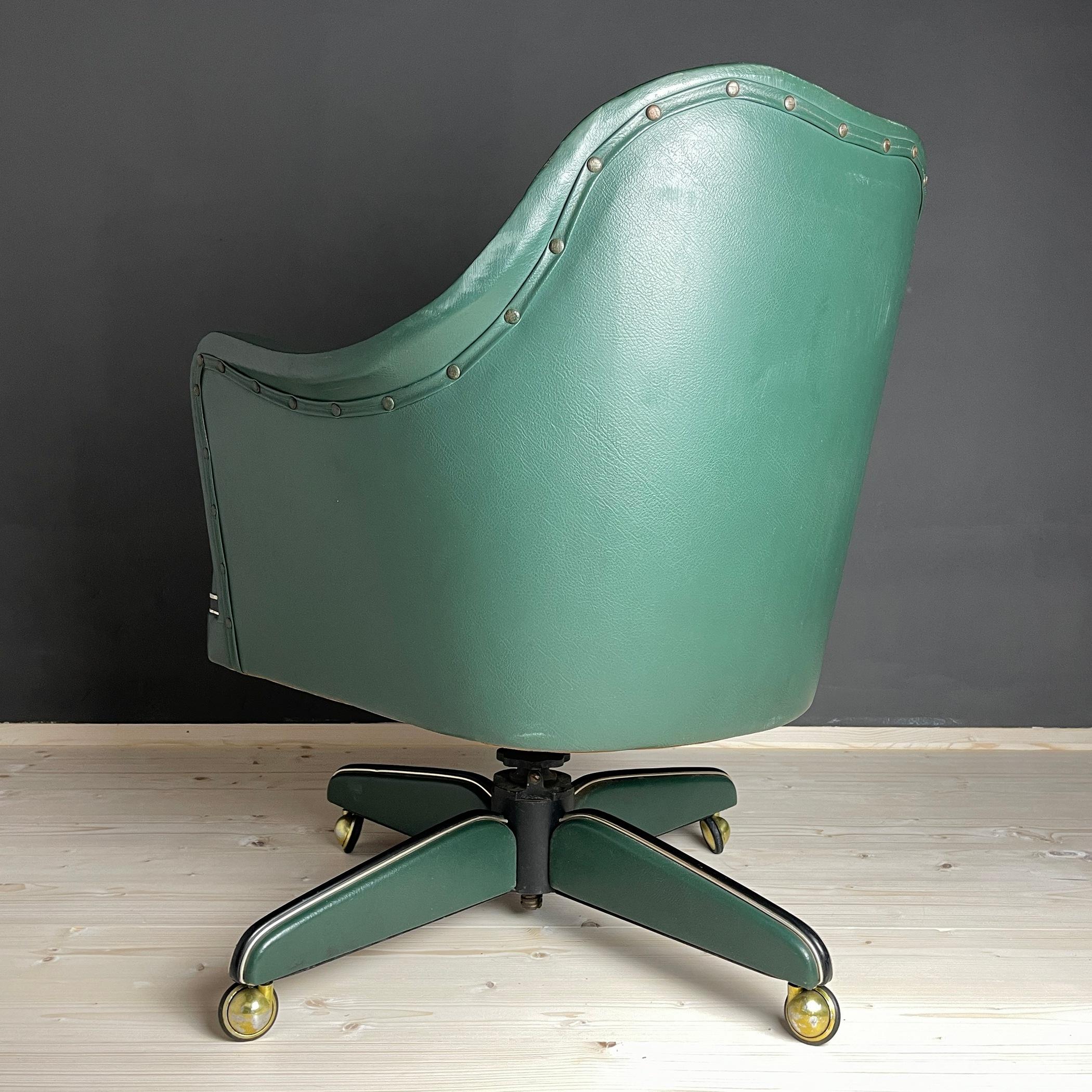 Drehbarer grüner Bürostuhl aus der Mitte des Jahrhunderts von Umberto Mascagni, Italien 1950er Jahre  (20. Jahrhundert) im Angebot