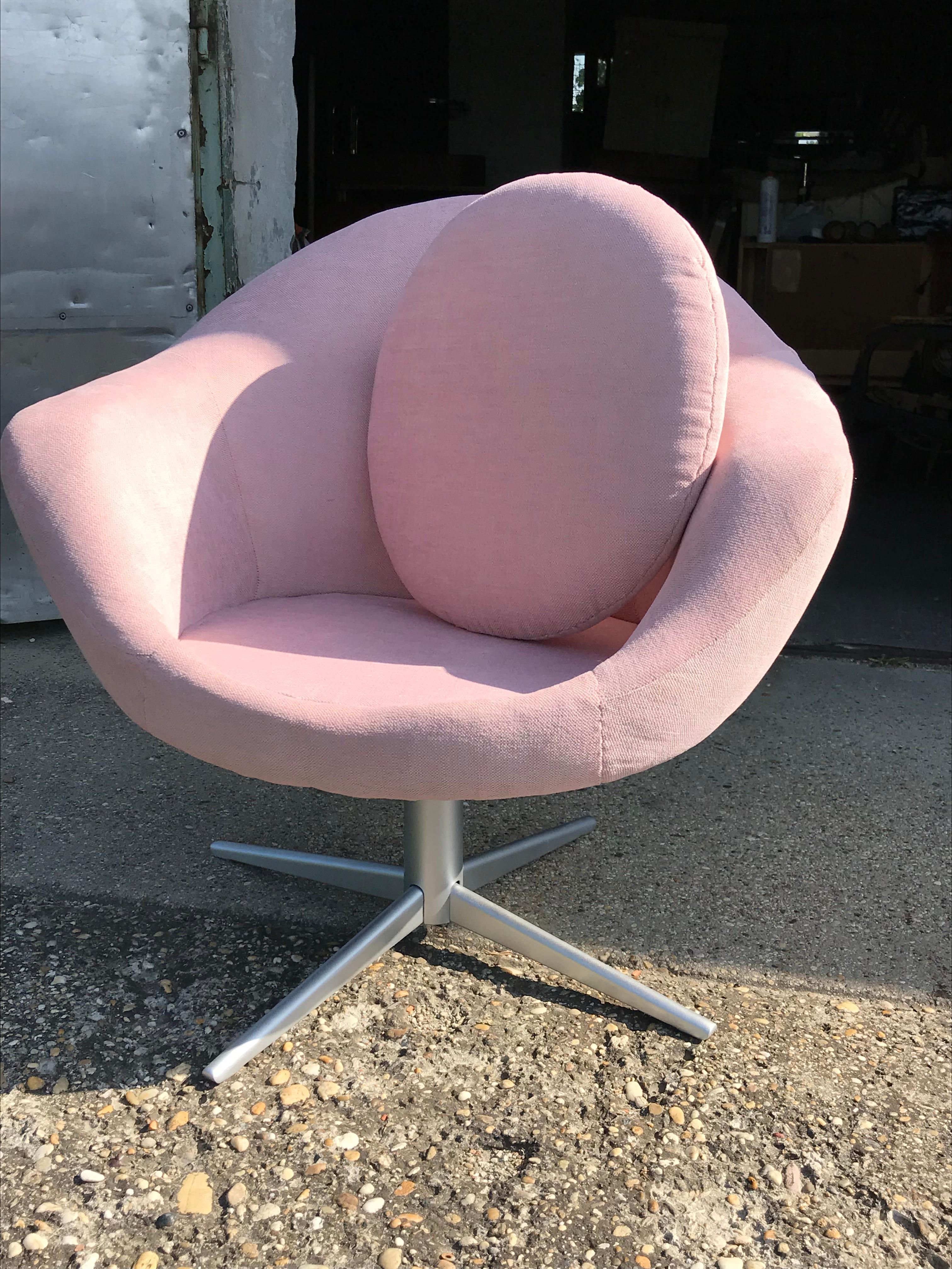 Midcentury Swivel Lounge Chair, 1960s For Sale 1
