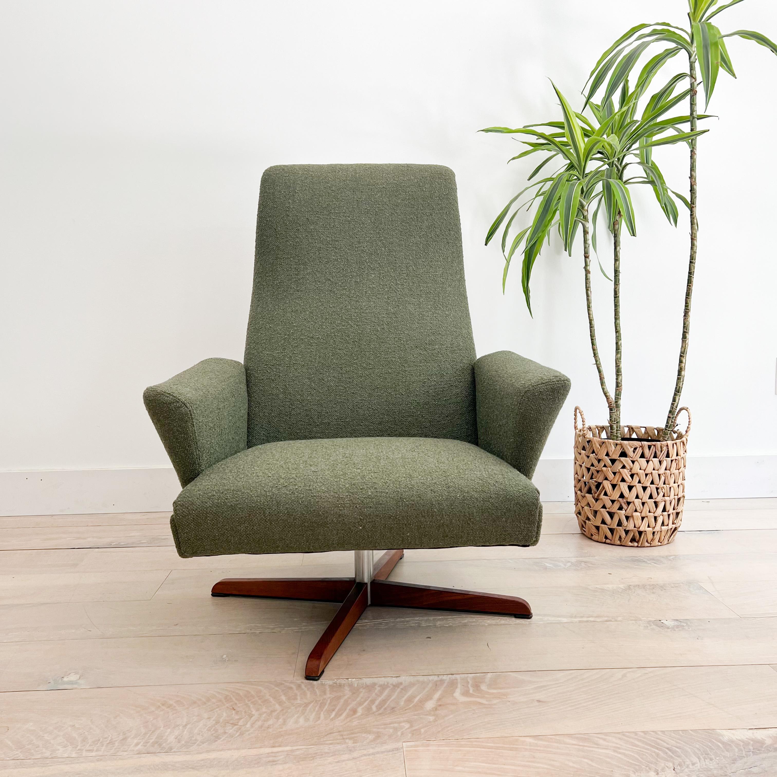 Midcentury Swivel Lounge Chair by Ib Madsen for Schubell, New Upholstery 5