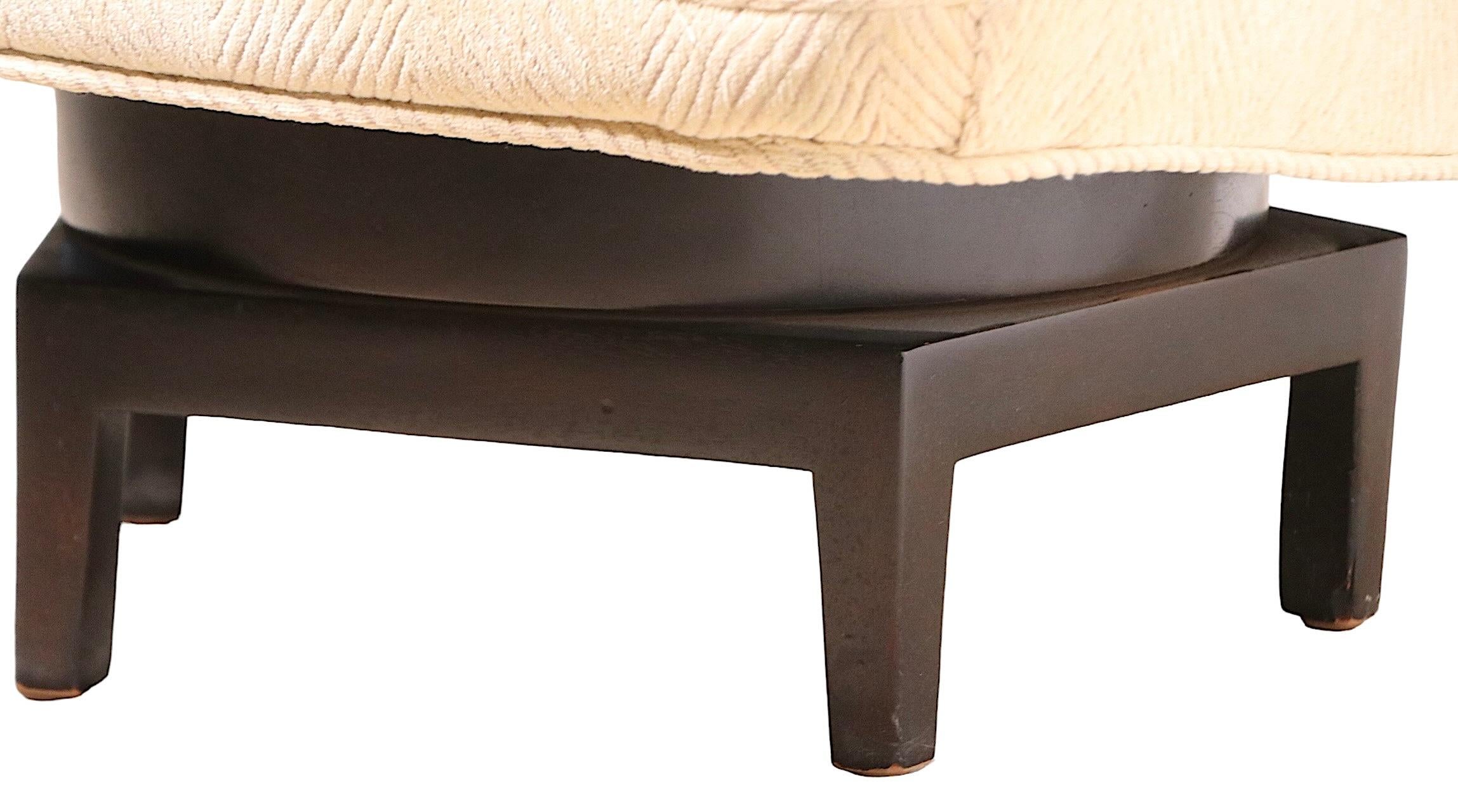 Fauteuil pivotant du milieu du siècle dernier conçu par Edward Wormley pour Dunbar Bon état - En vente à New York, NY