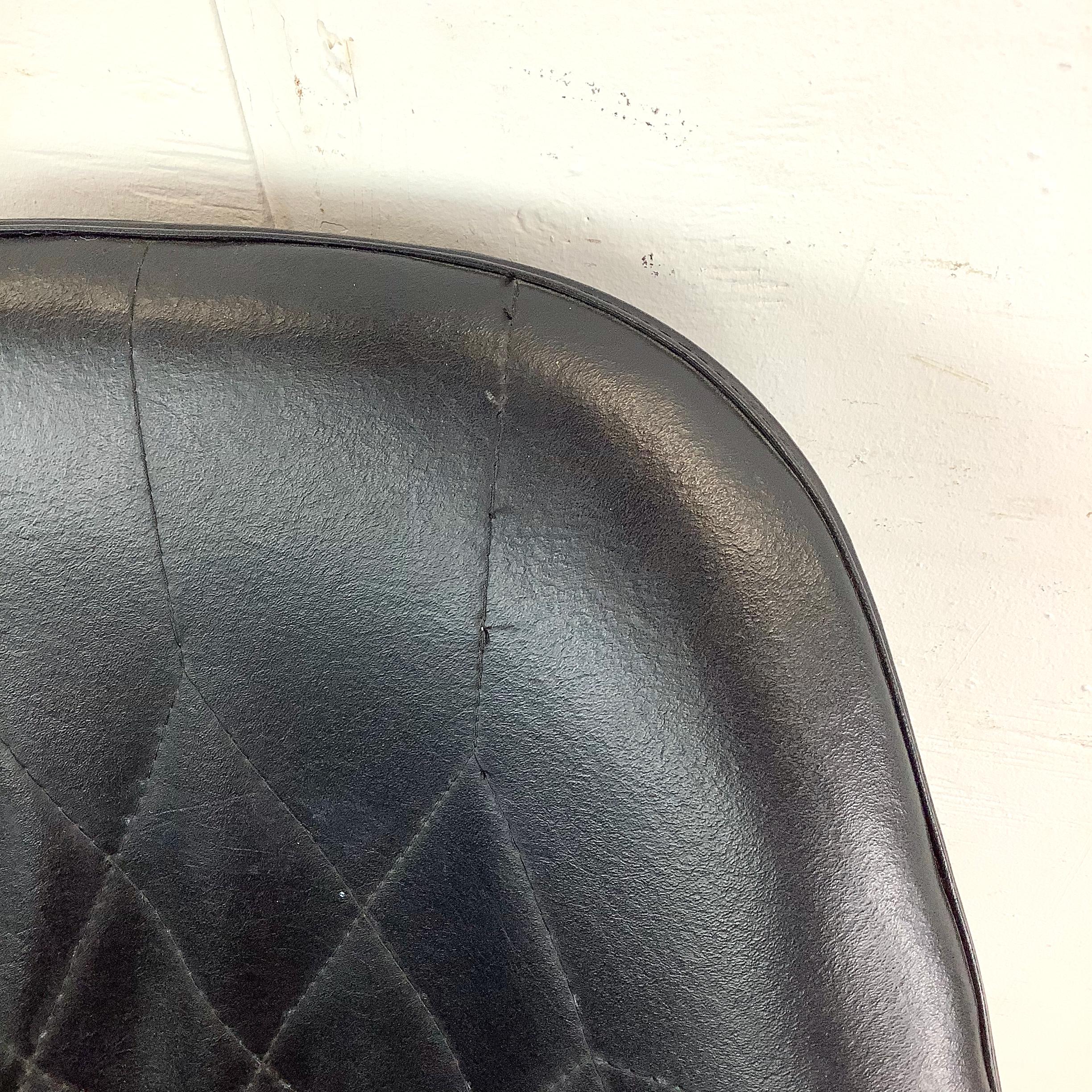 Mid-Century Swivel Lounge Chair For Sale 7