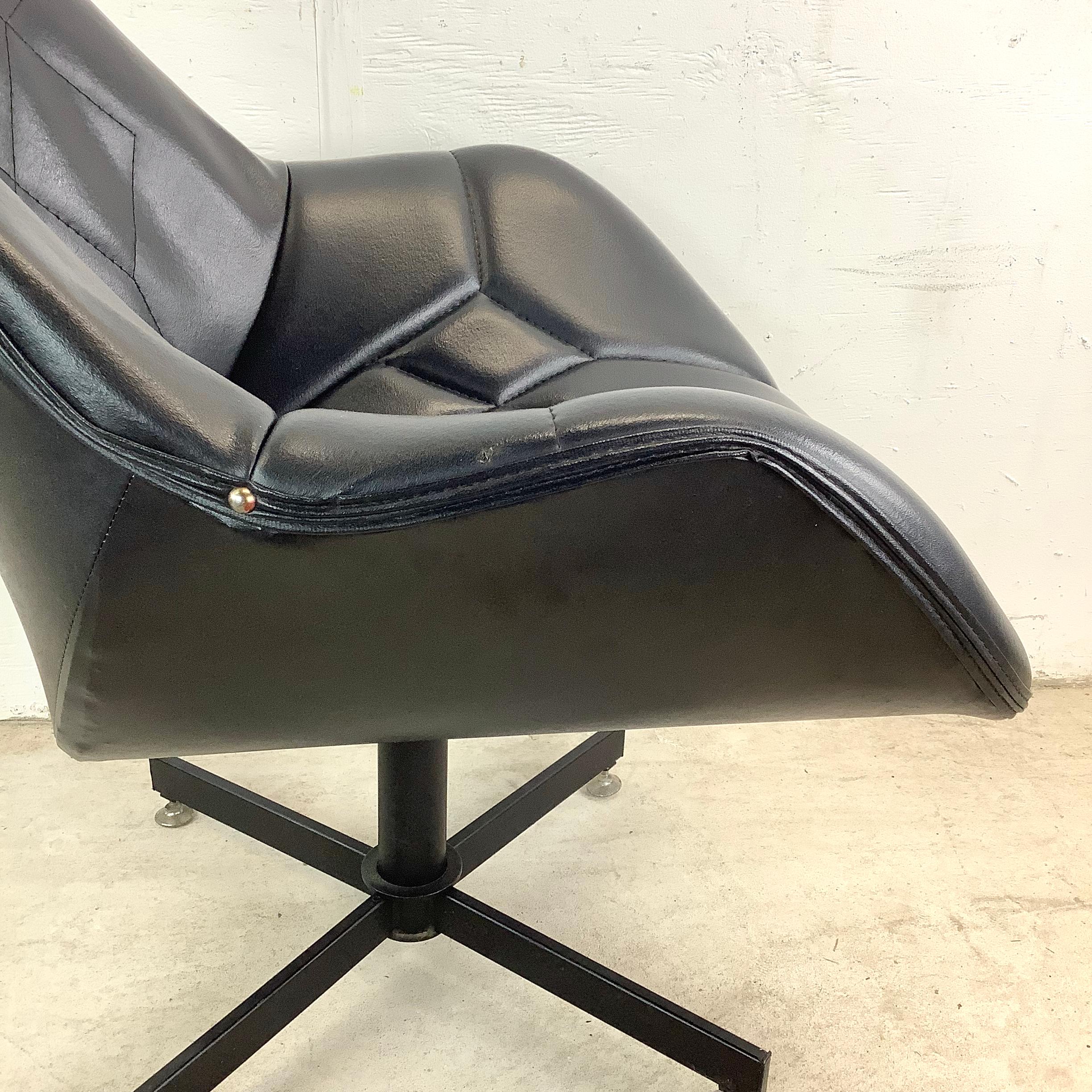 Mid-Century Swivel Lounge Chair For Sale 9