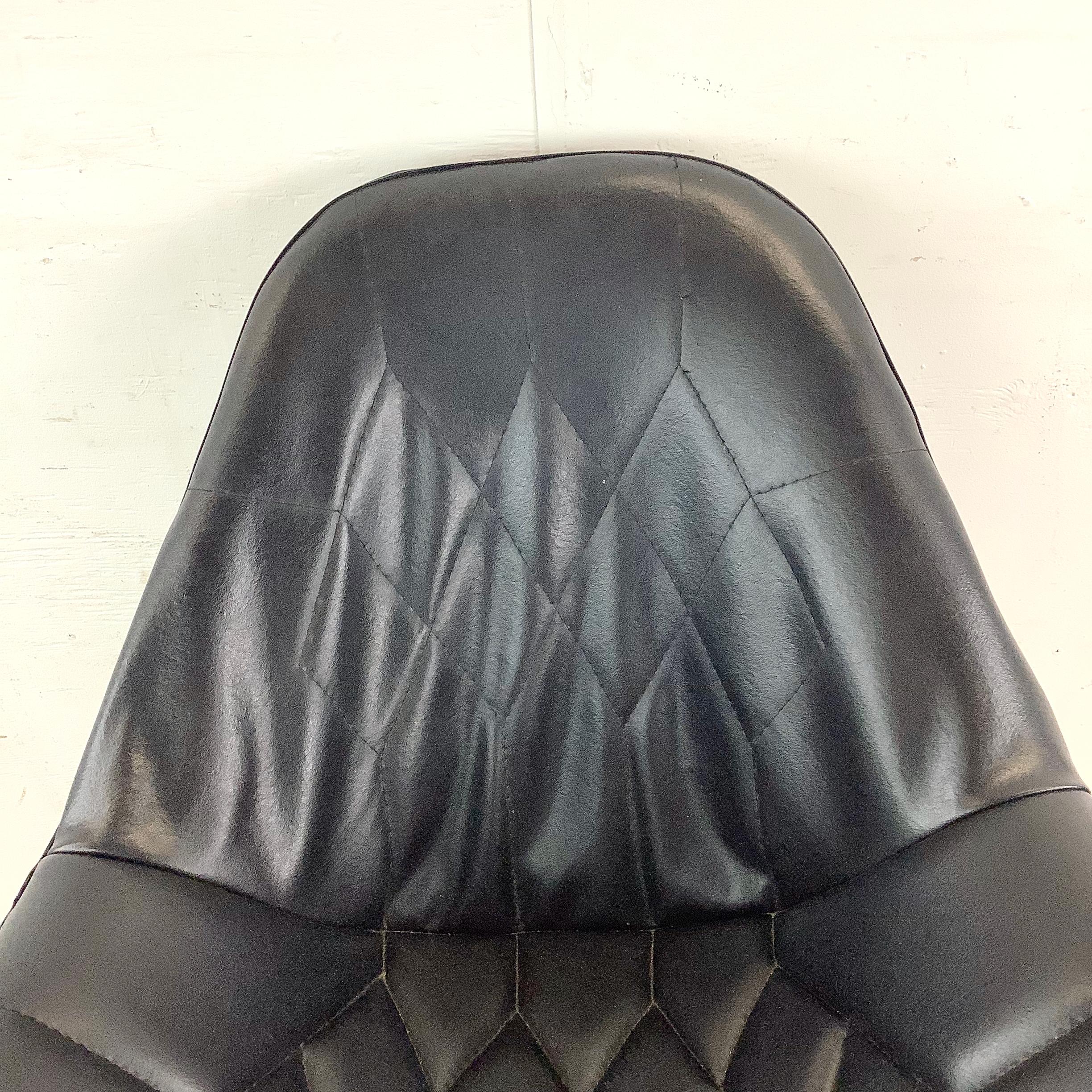 Unknown Mid-Century Swivel Lounge Chair For Sale