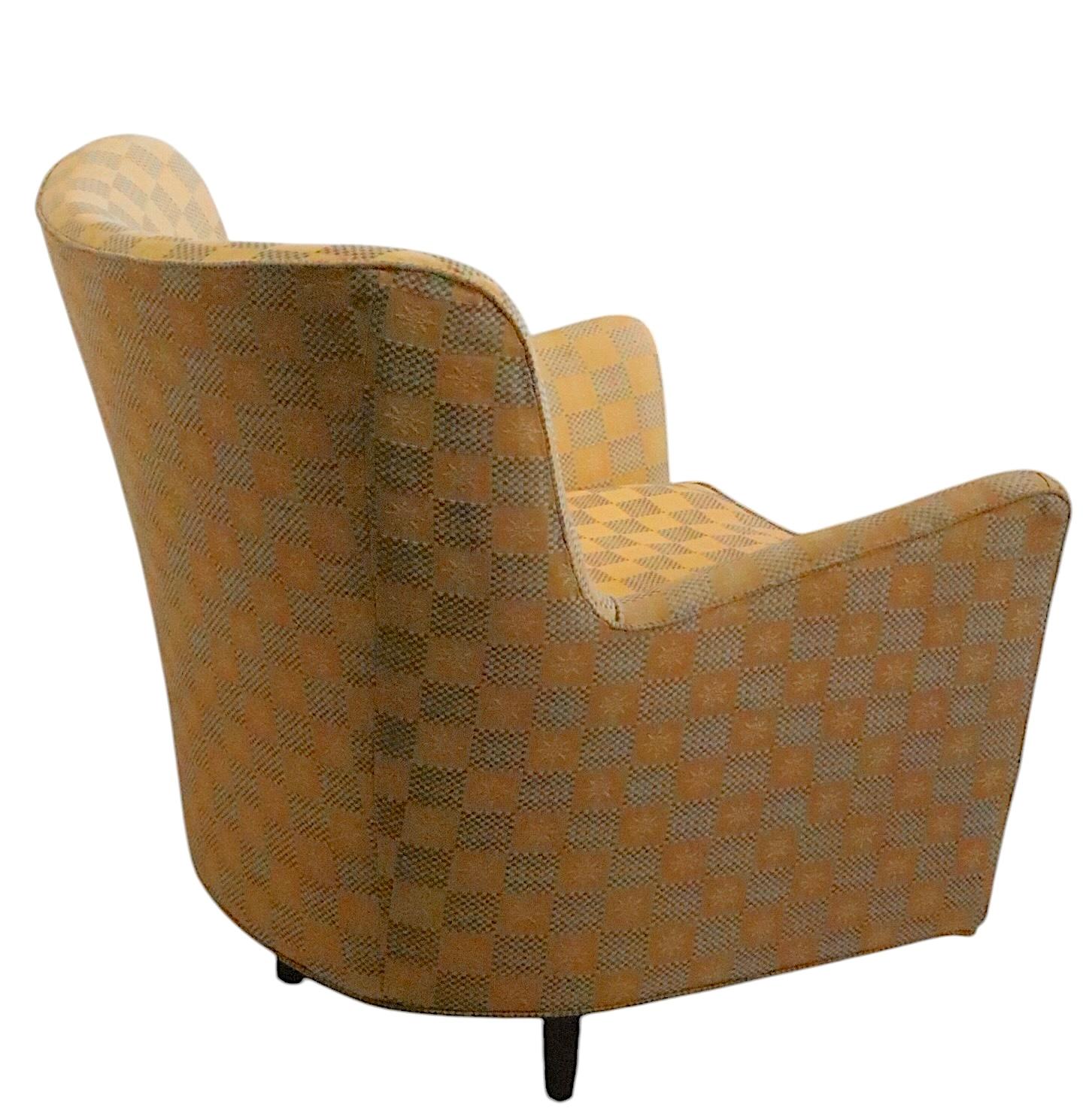 Tissu d'ameublement Fauteuil pivotant du milieu du siècle dernier dans le style de Probber  Baughman en vente