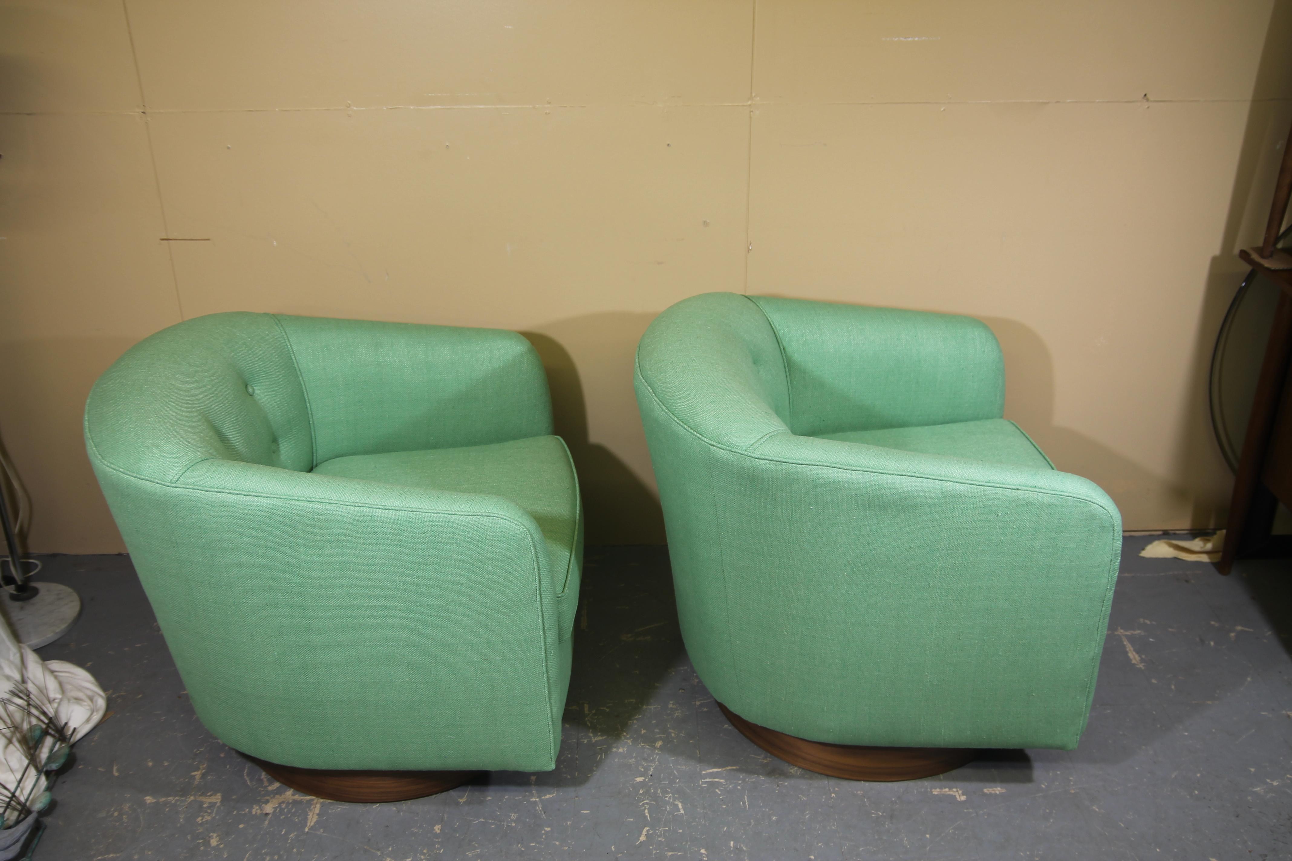 Fabric Midcentury Swivel Lounge Chairs in the Style of Milo Baughman