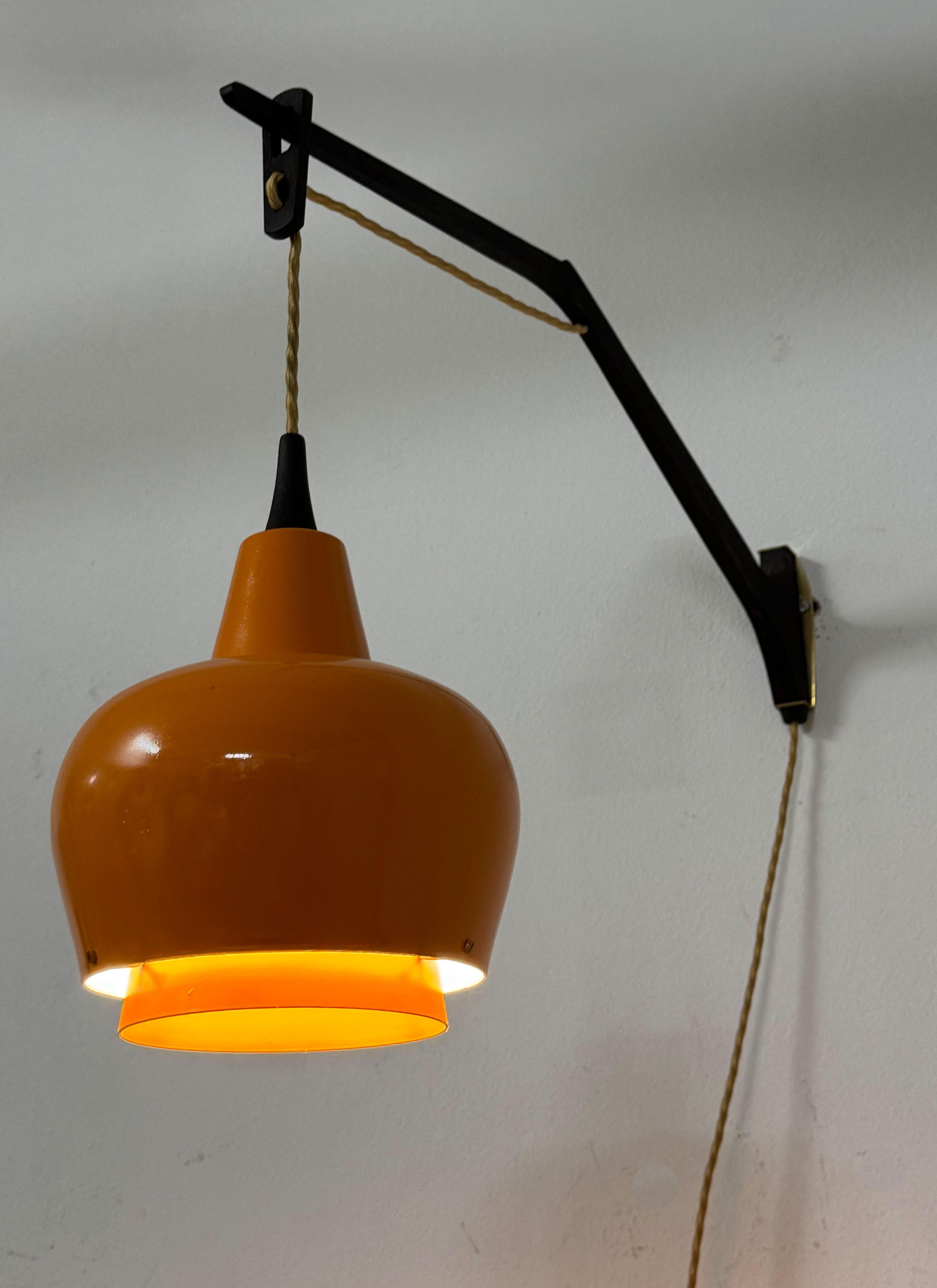 Mid-Century Swivel Mounted Wall Lamp For Sale 5