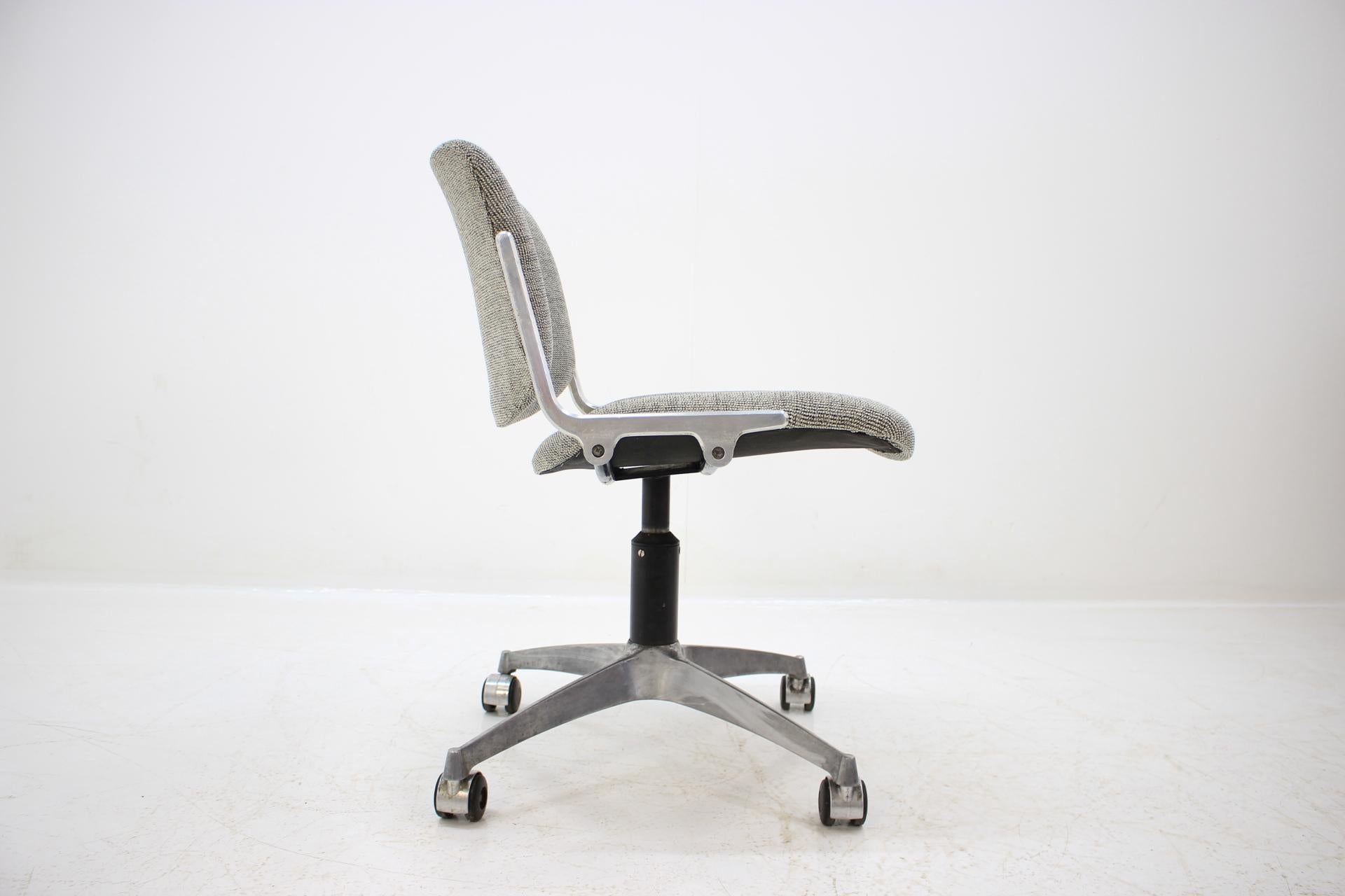 Midcentury Swivel Office Chair by Giancarlo Piretti for Anonima Castelli, 1970s 1