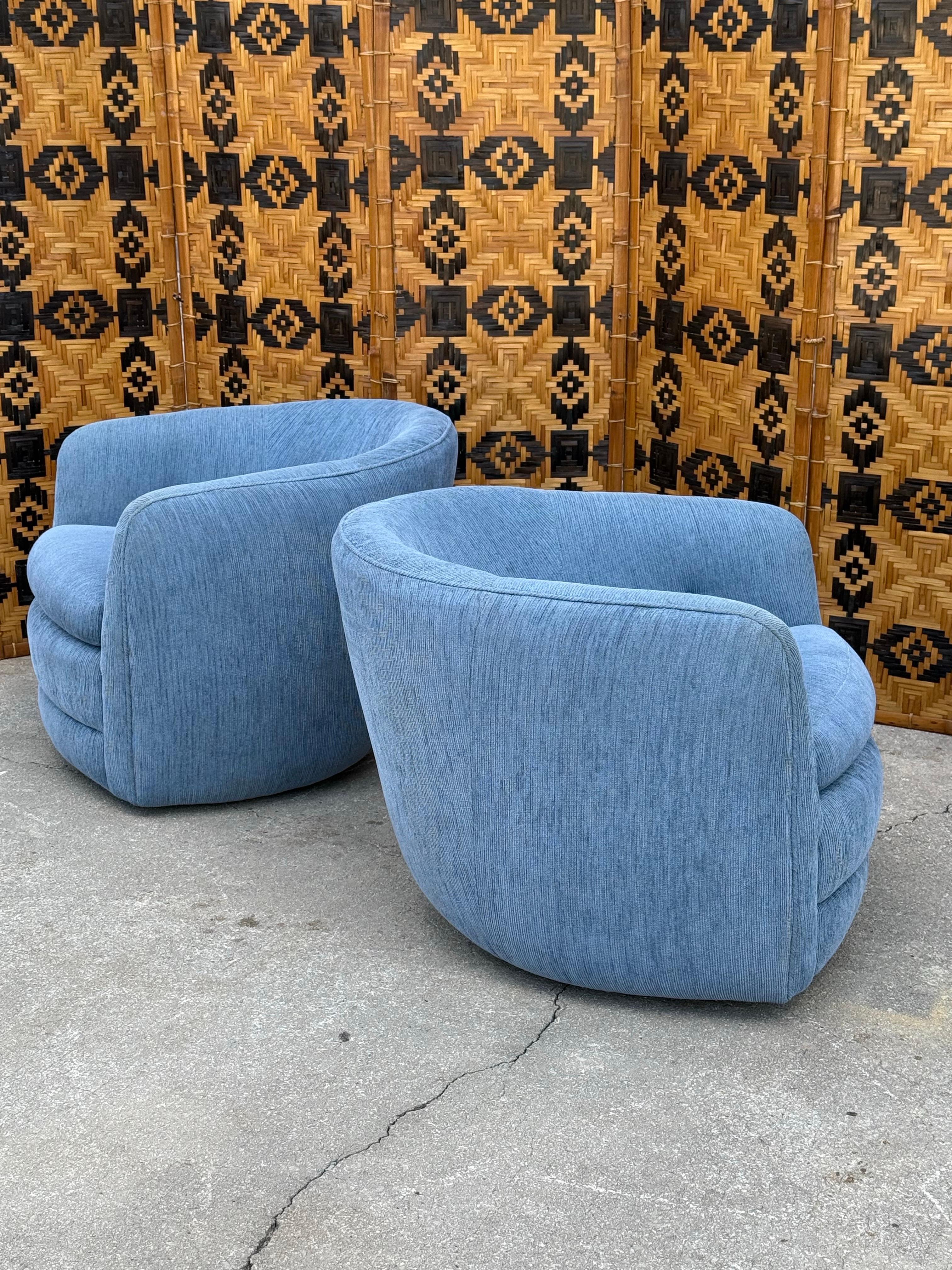 Mid-Century Swivel Rocking Chairs by Milo Baughman - a Pair For Sale 5