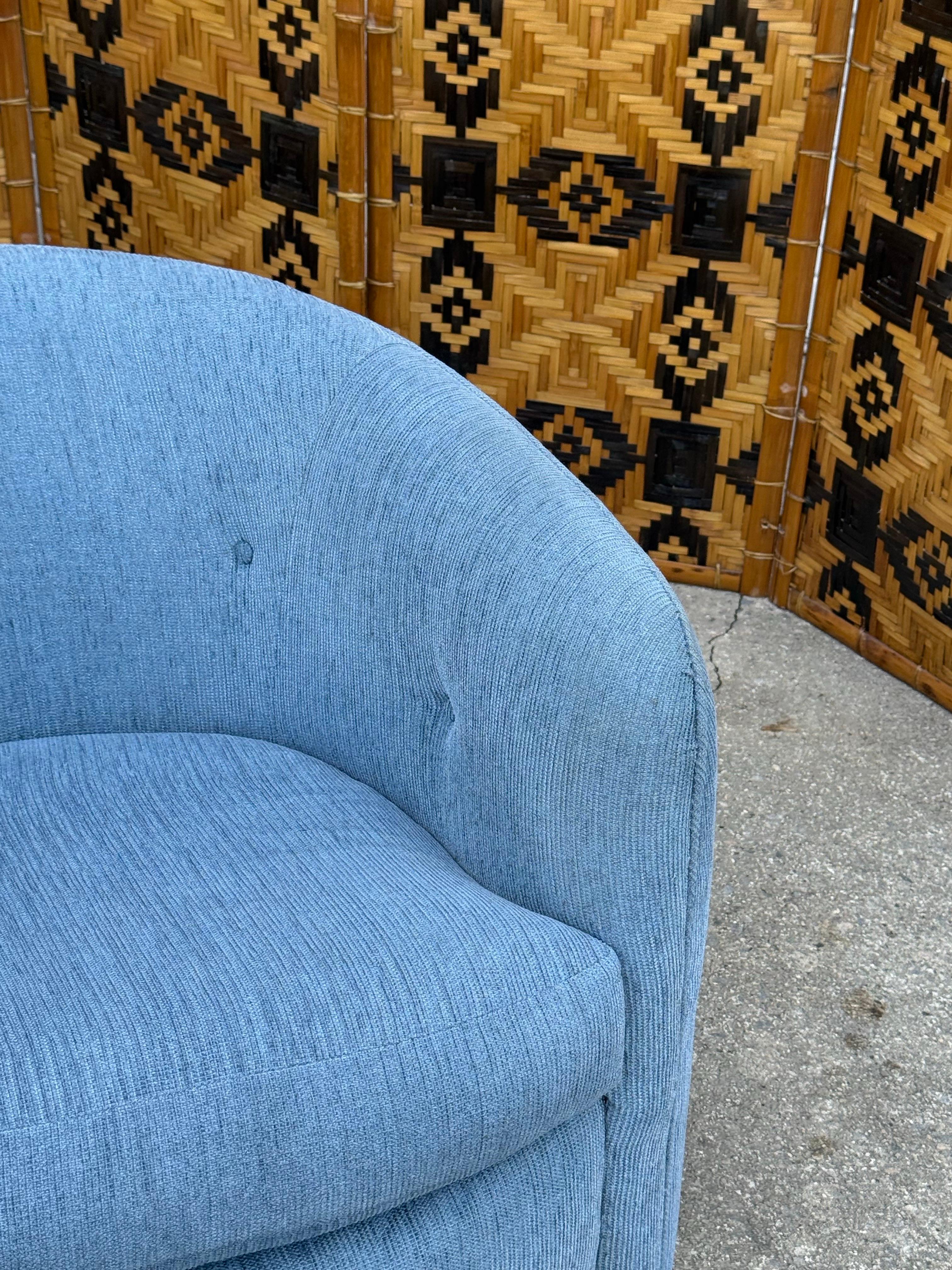 Late 20th Century Mid-Century Swivel Rocking Chairs by Milo Baughman - a Pair For Sale