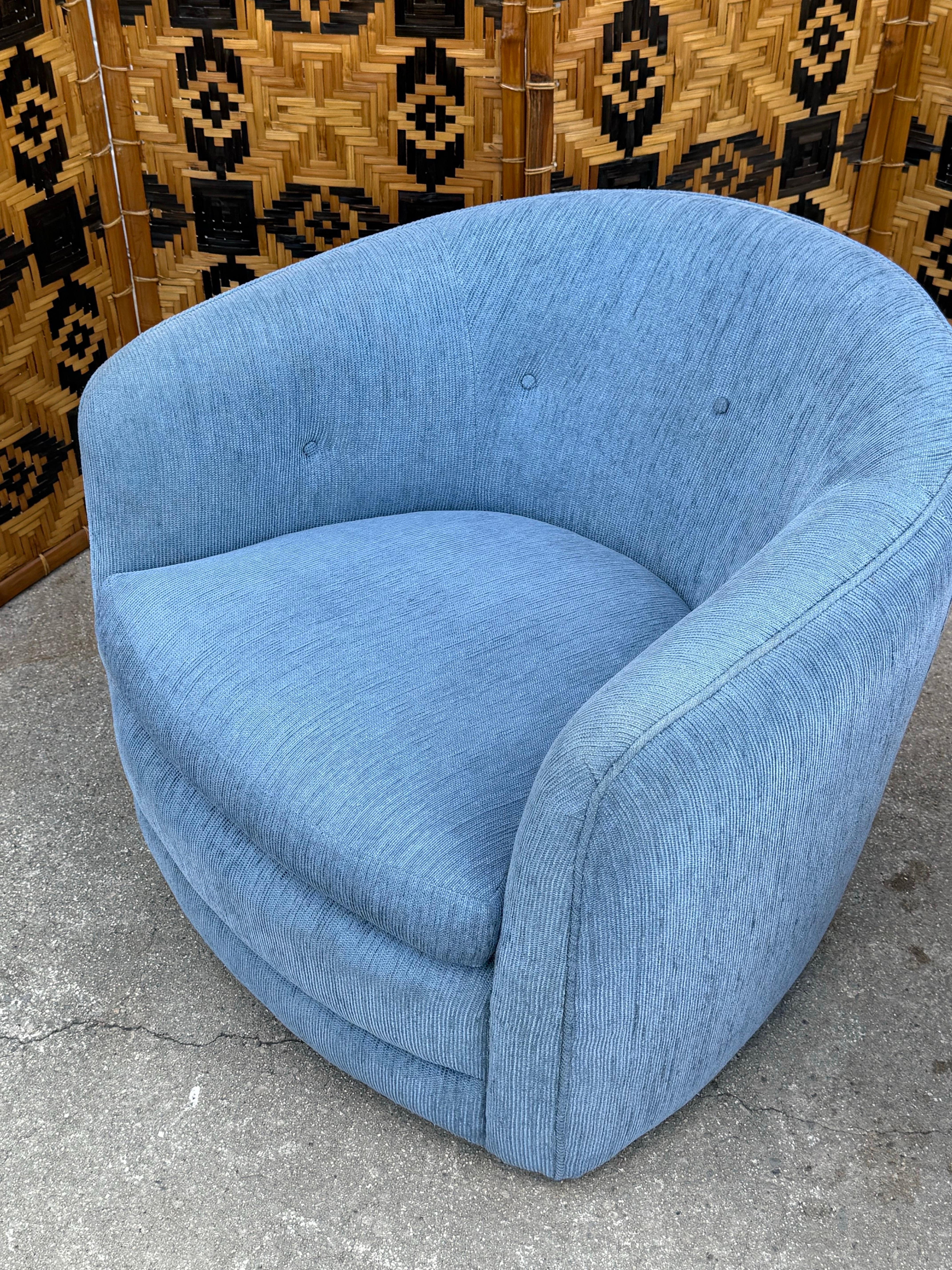 Mid-Century Swivel Rocking Chairs by Milo Baughman - a Pair For Sale 2