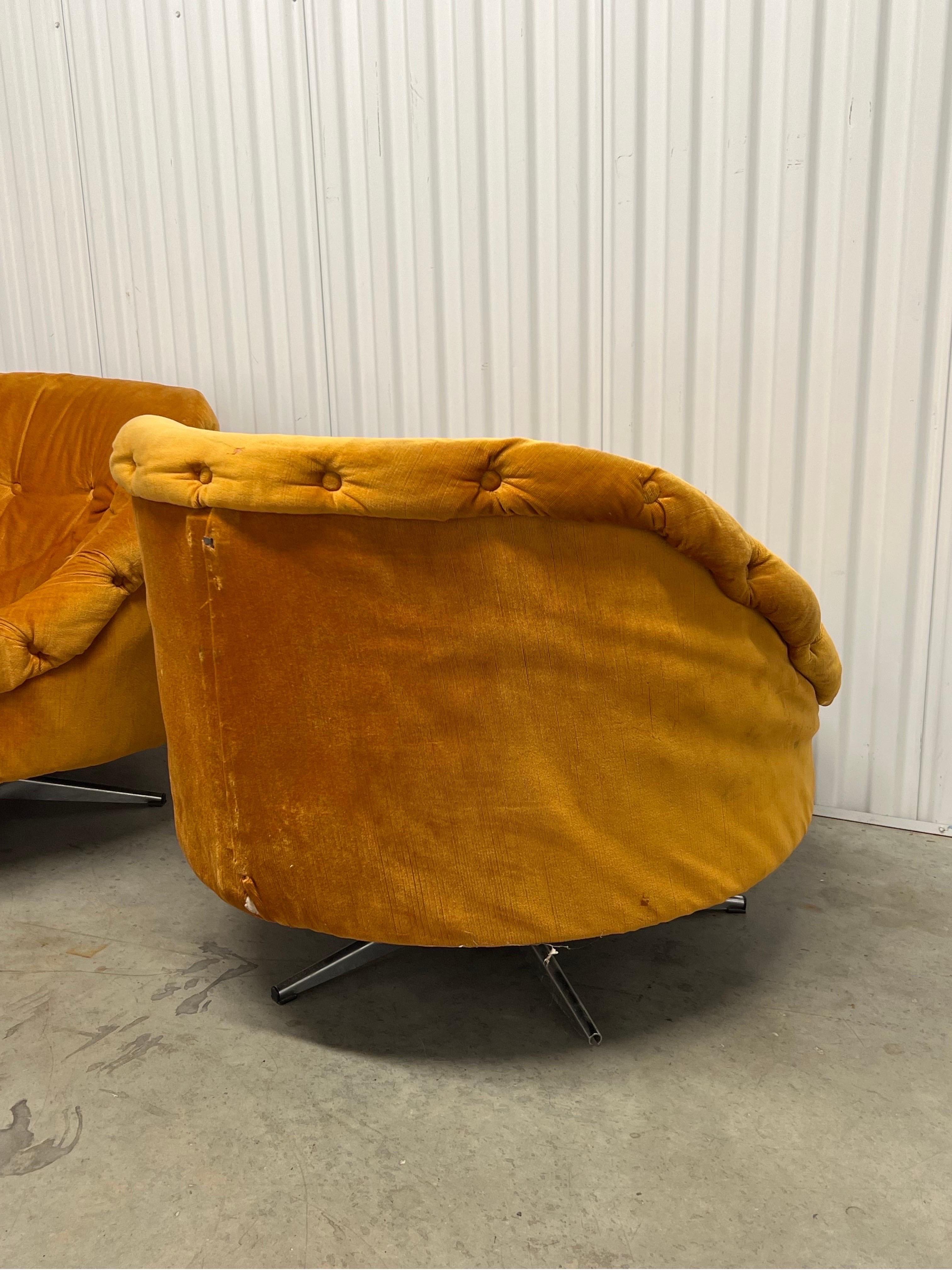 Sillón giratorio redondo Mid Century - un par Metal en venta