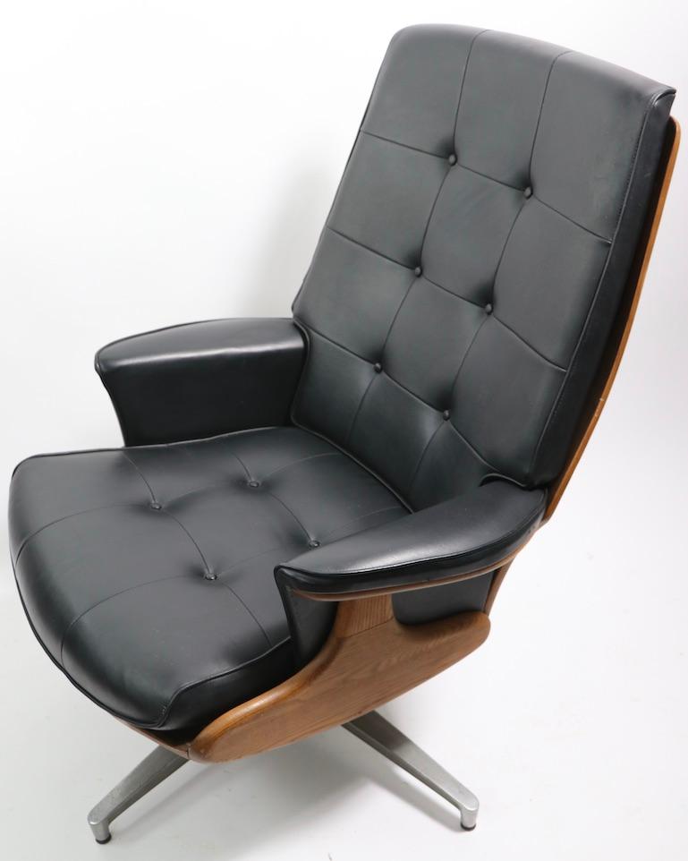 Upholstery Mid Century Swivel Tilt Lounge Chair by Heywood Wakefield