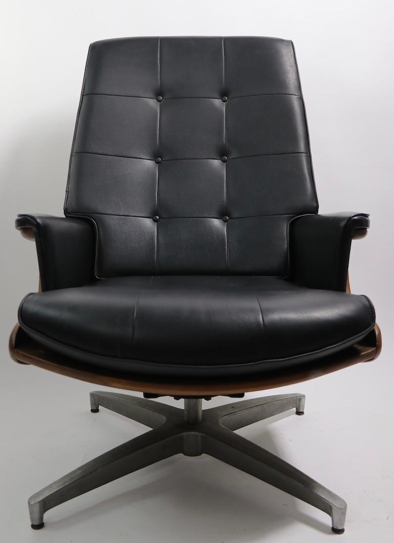 Mid Century Swivel Tilt Lounge Chair by Heywood Wakefield 1